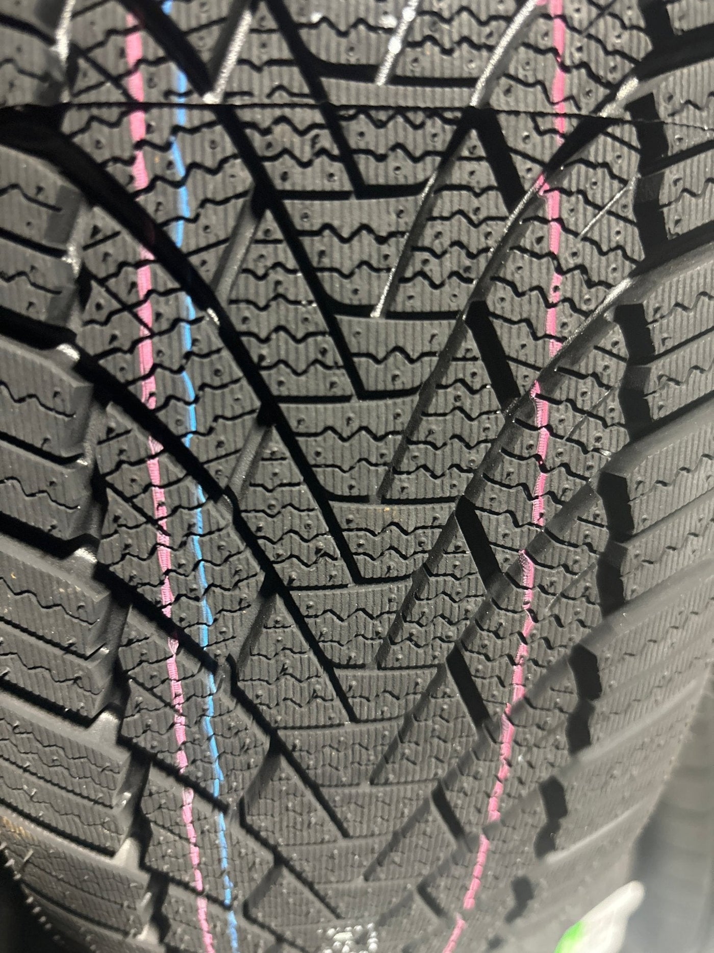 185/60R15 GRENLANDER ICEHAWKE I WINTER
