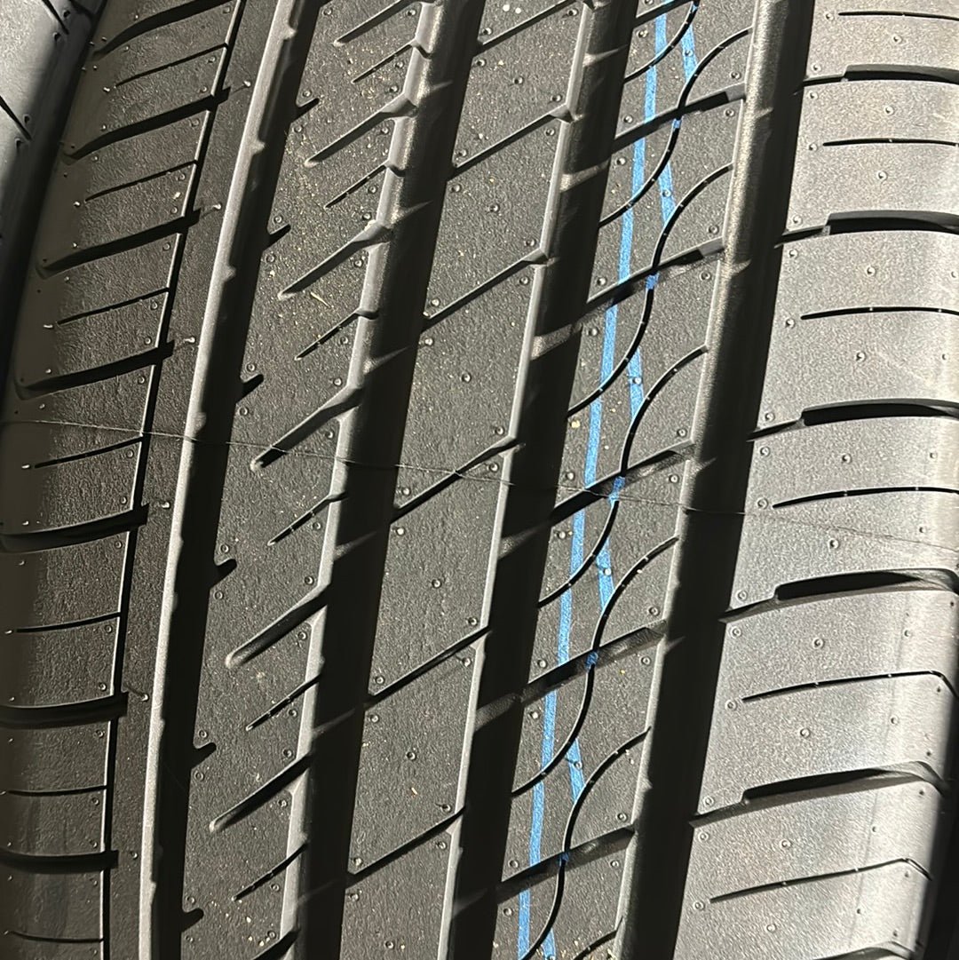 215/55R16 GRENLANDER L-ZEAL56 UHP PASSENGER