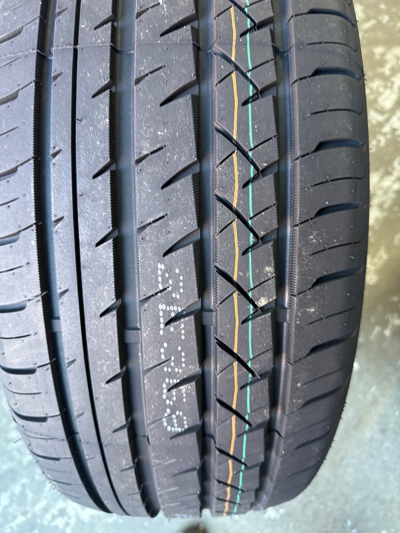 265/45R21 GRENLANDER ENRI U08 UHP PASSENGER
