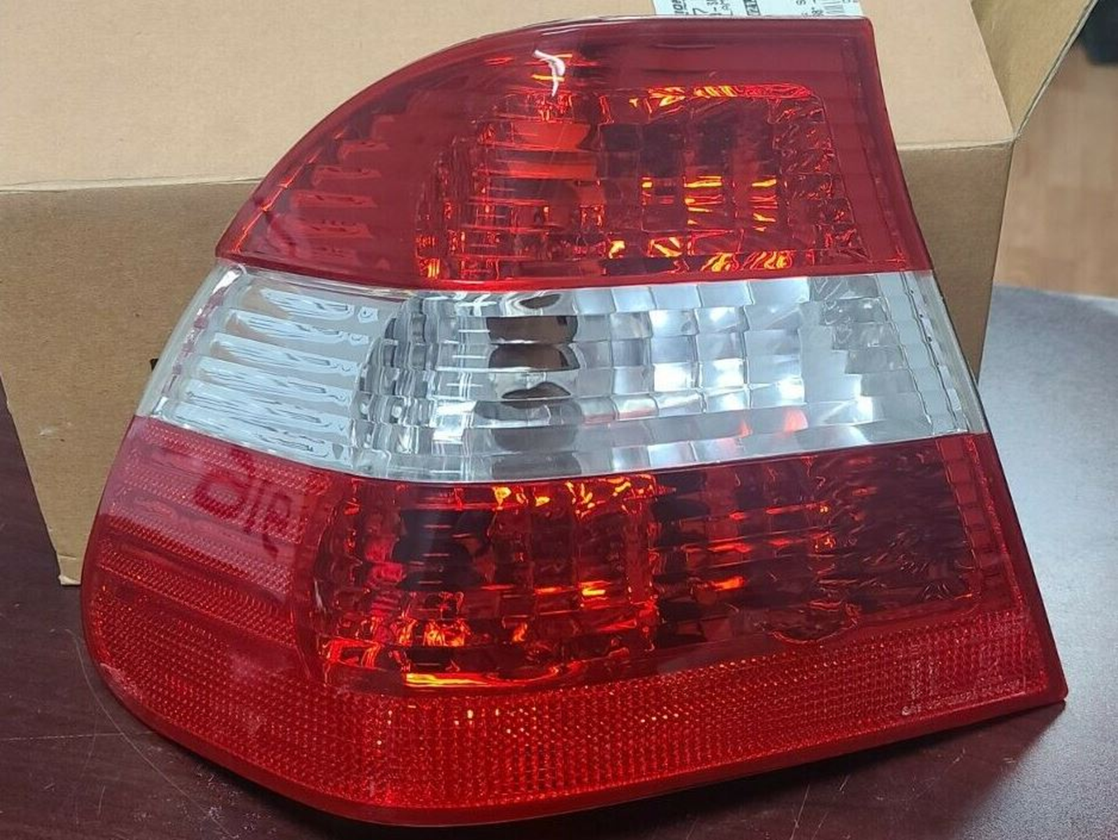 BM2800111 bmw 3 series 2002 2005 left taillight clear red hq bm2800111 3