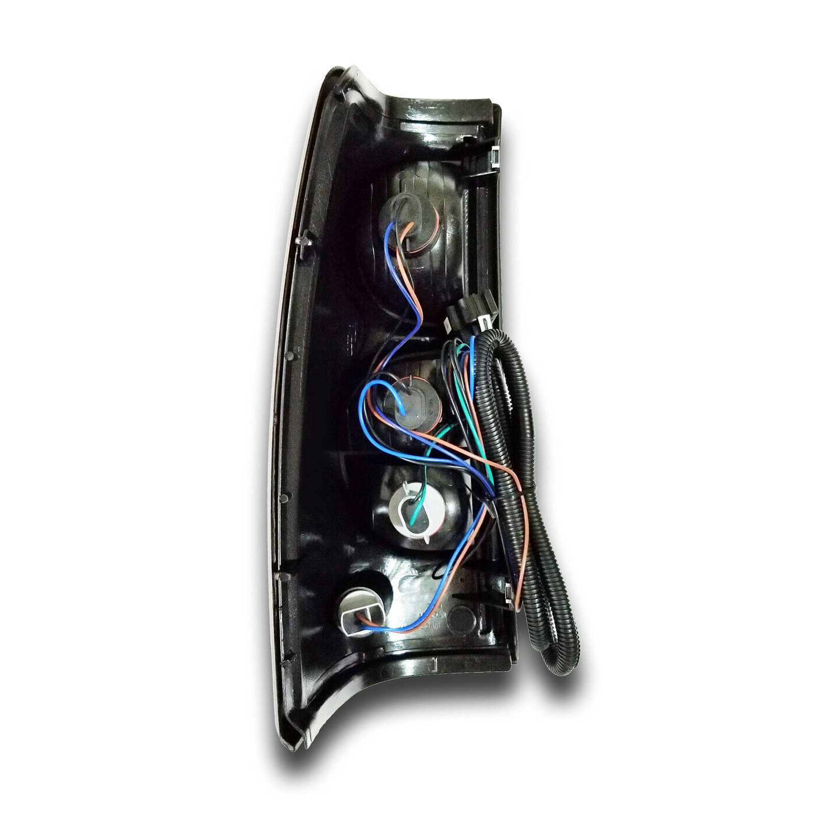 GM2801174 chevrolet silverado 2004 2007 right taillight hq gm2801174 3