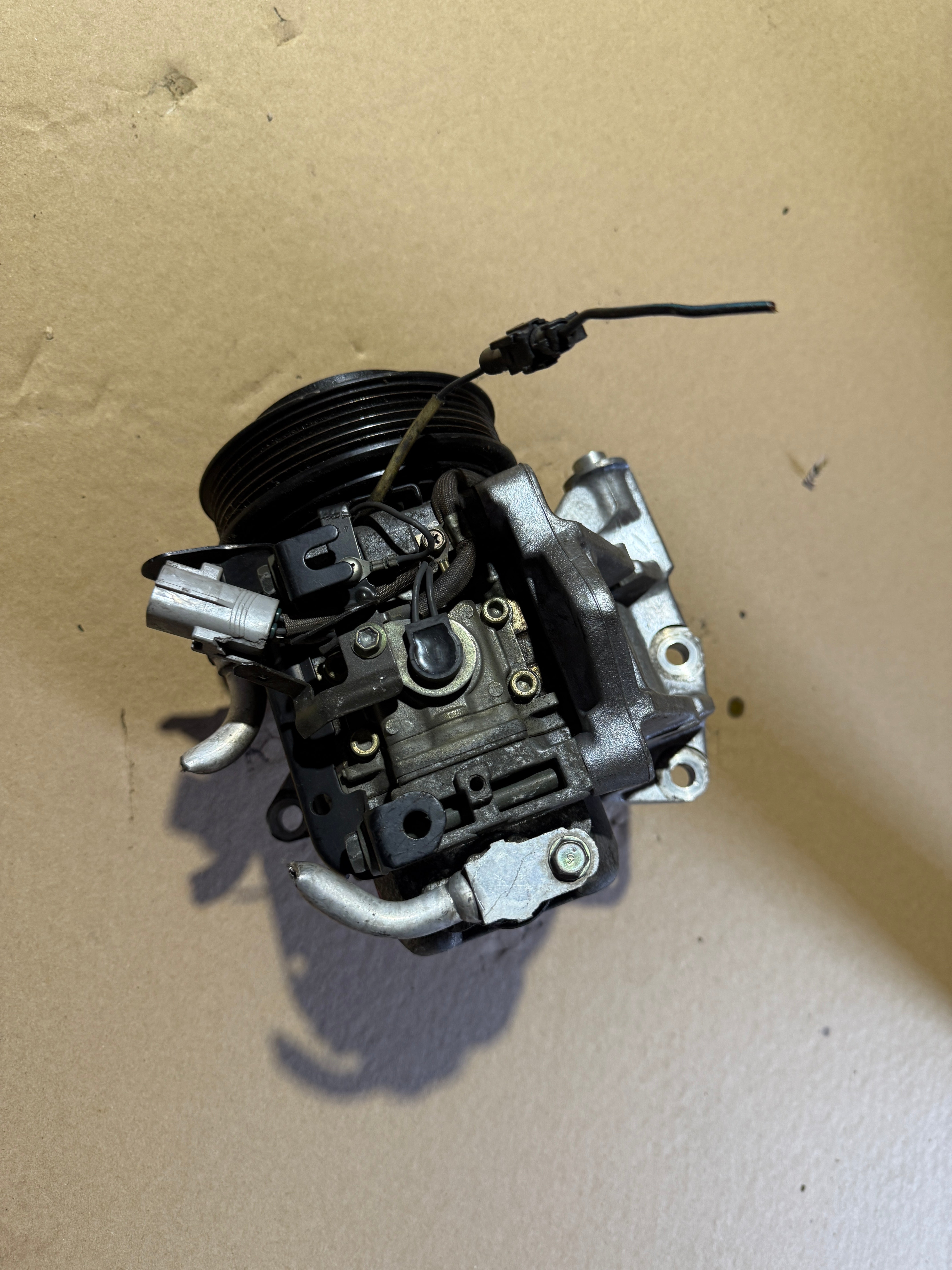 JDM OEM Subaru Legacy Outback 1998-2004 Air Conditioning Assembly A/C Compressor 442500-4600