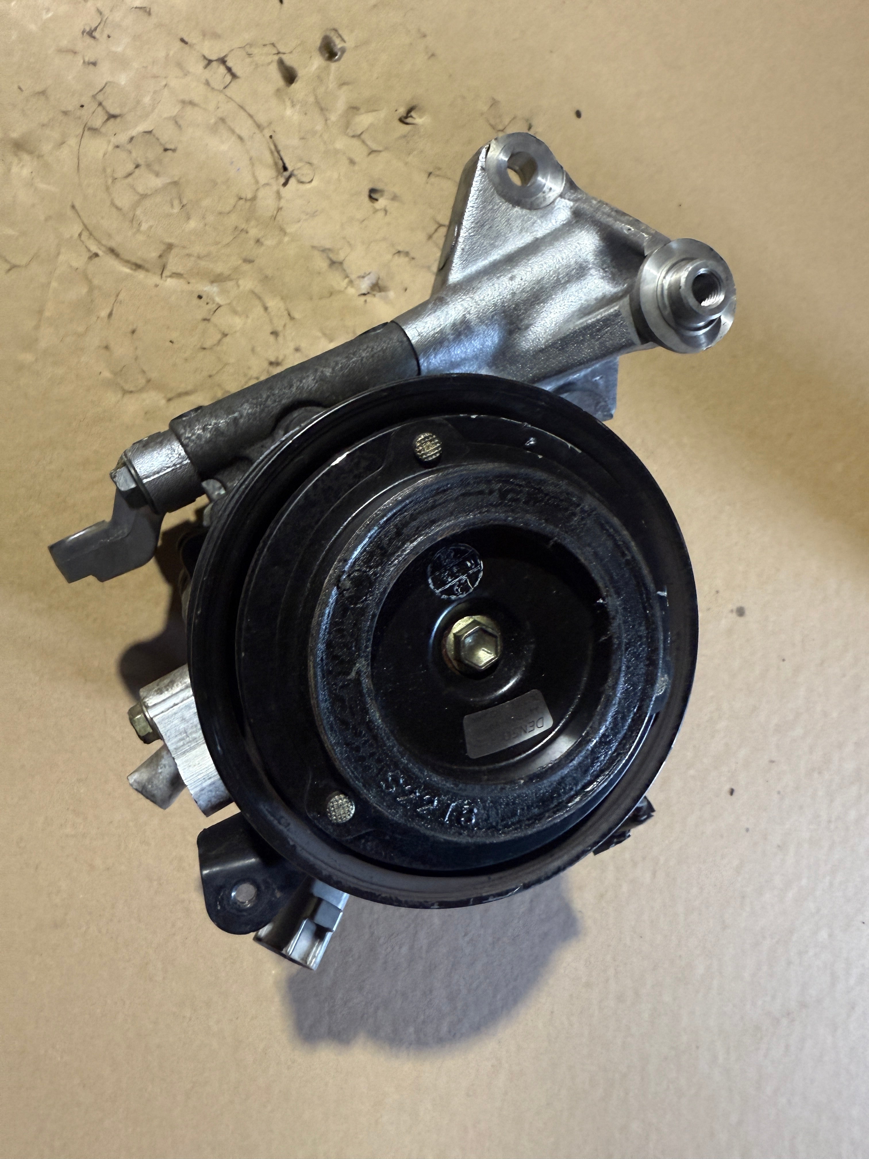 JDM OEM Subaru Legacy Outback 1998-2004 Air Conditioning Assembly A/C Compressor 442500-4600
