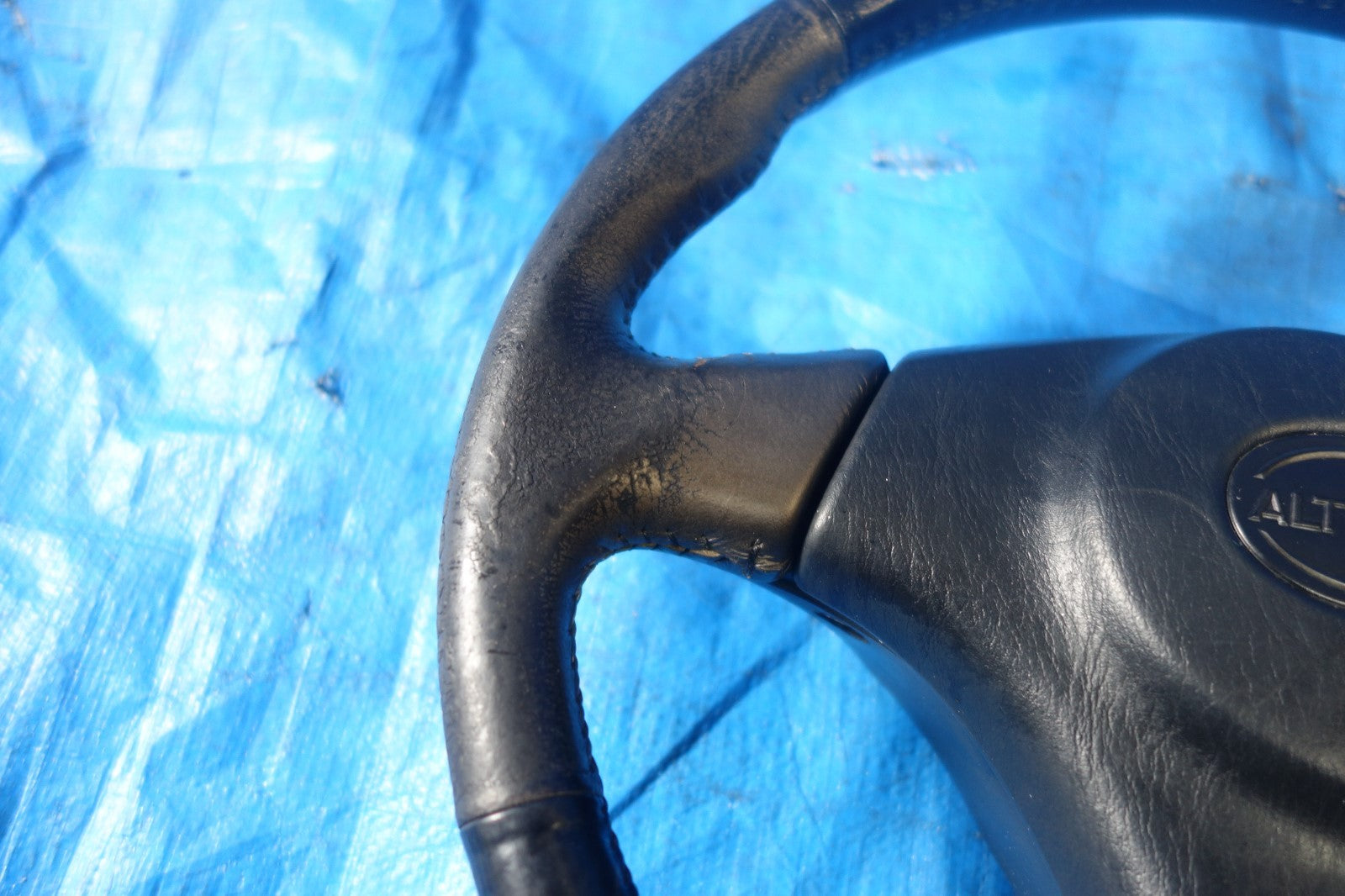 JDM Lexus IS300 / Altezza SXE10 OEM 3 Spoke Steering Wheel & Hub 2001-2005 #3218