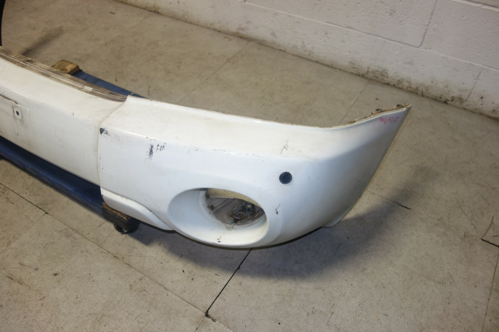 JDM Subaru Forester SG5 Genuine Front Bumper Cover In White 2003-2005