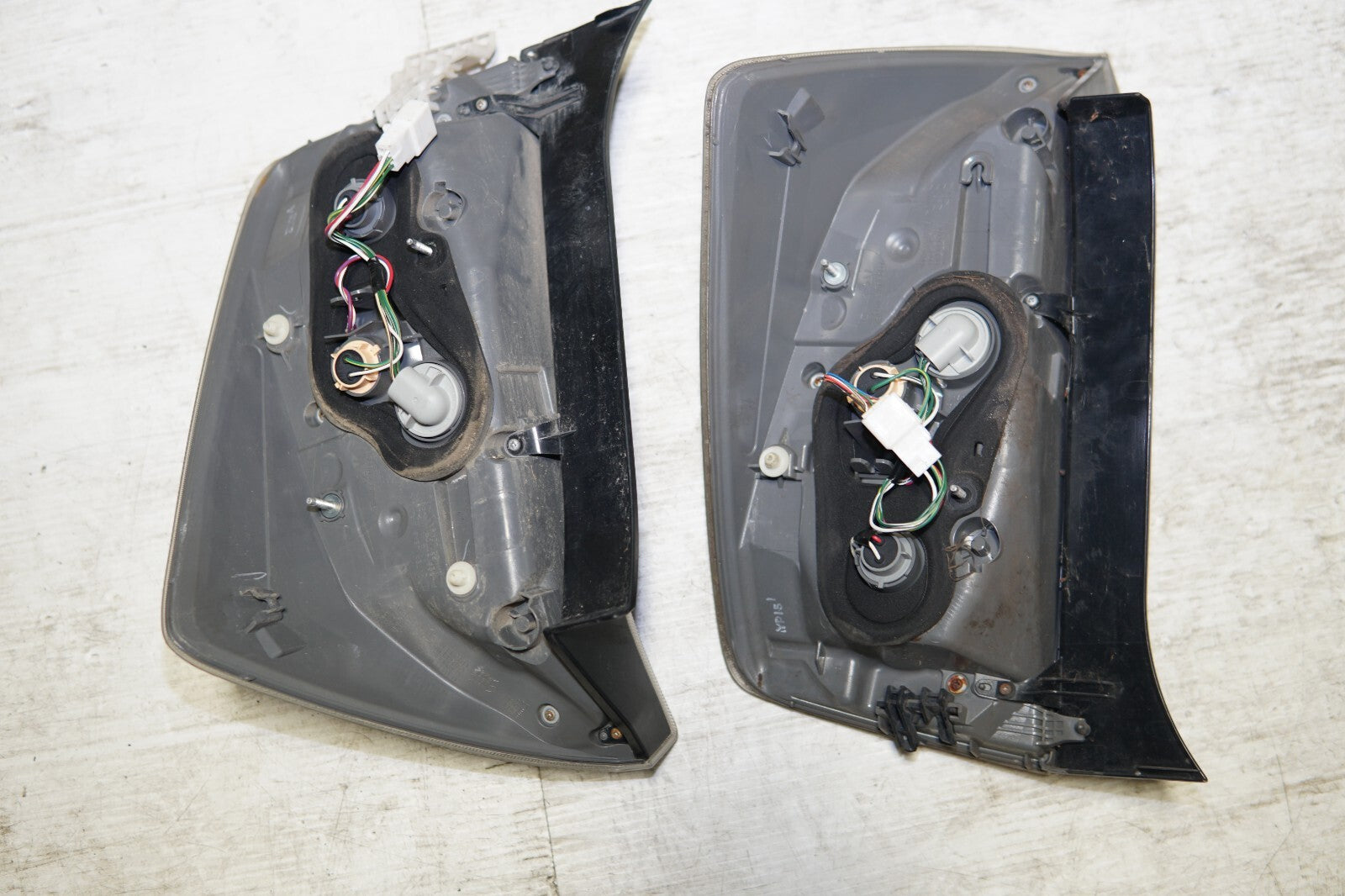 JDM 2010-2015 TOYOTA PRIUS OEM TAIL LIGHTS TAIL LAMPS ZVW30 LEFT & RIGHT