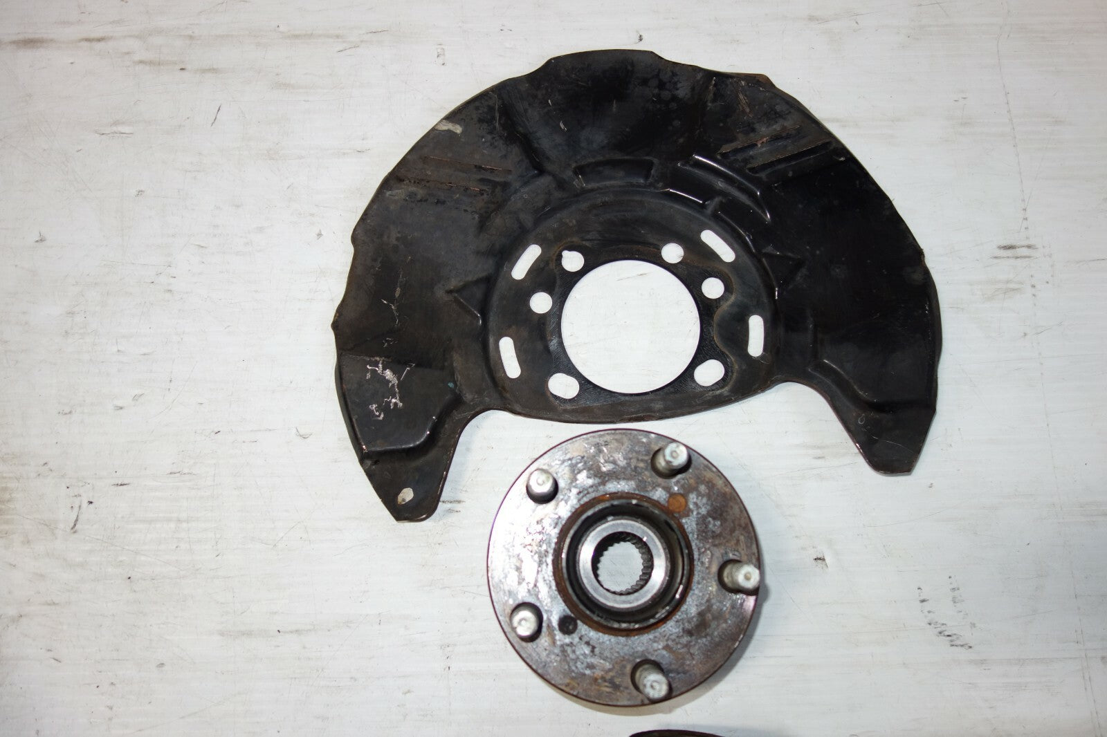 JDM SUBARU LEGACY OUTBACK OEM FRONT SPINDLE HUB BEARING KNUCKLE LEFT 2005-2014