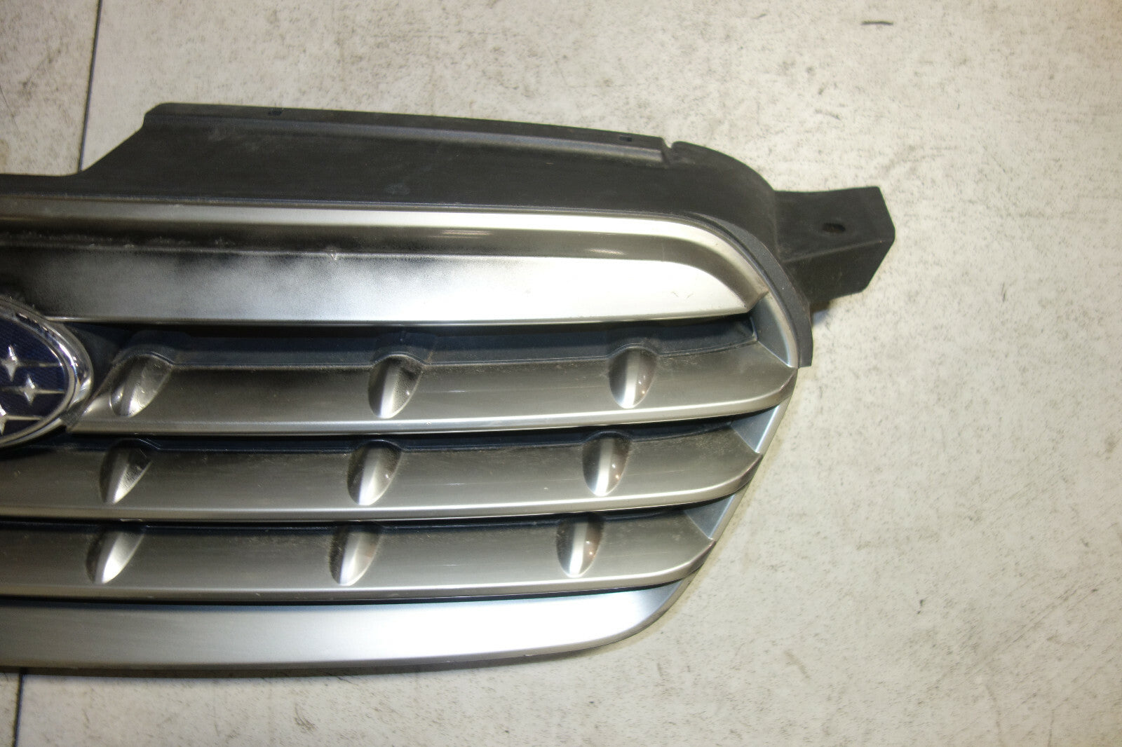 JDM Subaru Legacy Outback Grille 2008 2009 91121-ag160 OEM Japan