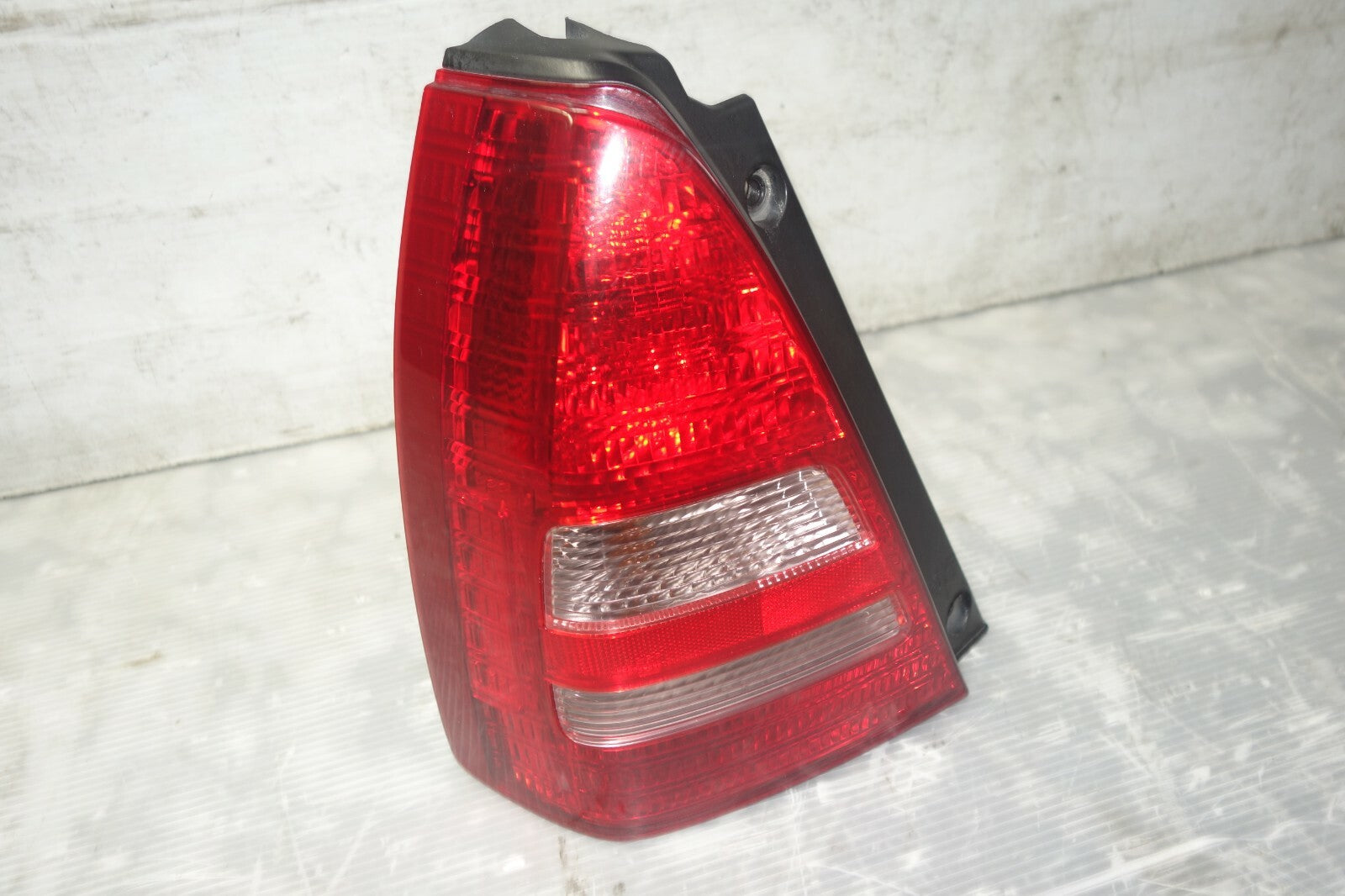 JDM 2003-2005 SUBARU FORESTER STi SG5 SG OEM TAIL LIGHT LAMP LEFT SIDE 2003-2005