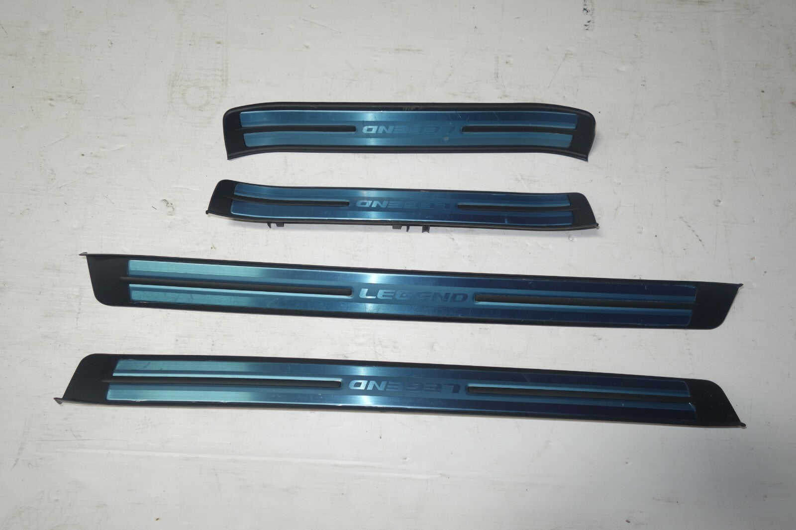 JDM 2005-2008 GENUINE ACURA RL OEM DOOR SILLS TRIM SCUFF PLATES SIDE STEPS