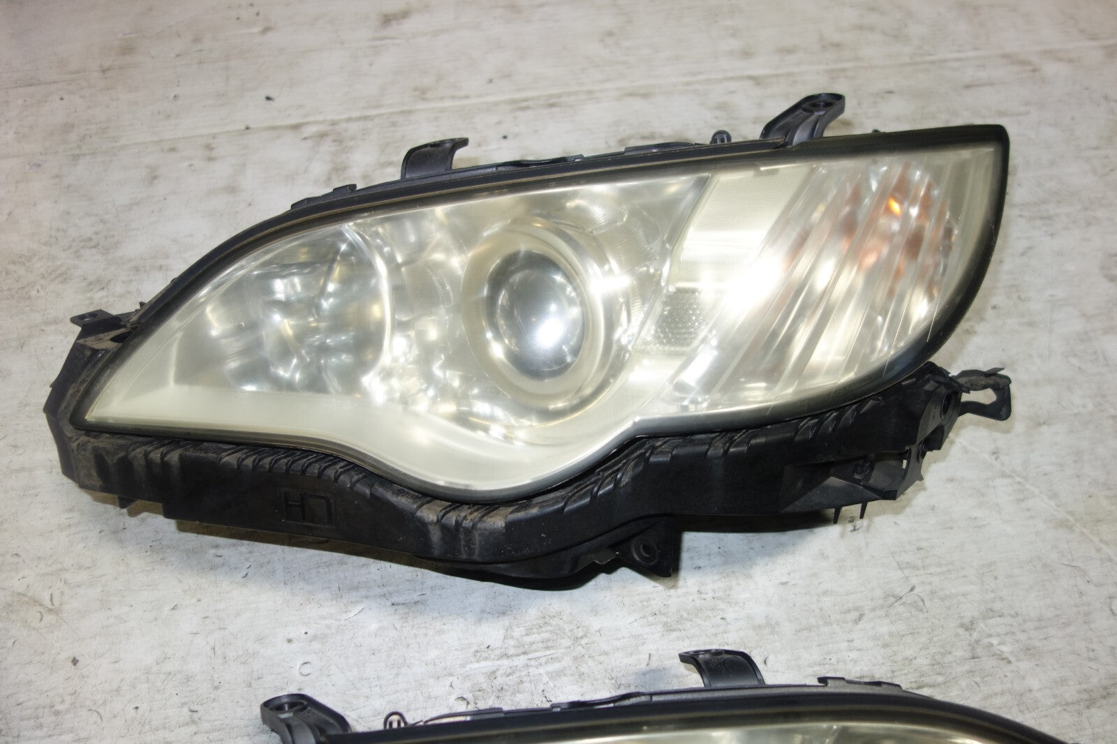 JDM Subaru Legacy Outback Hid Clear Headlights Lamps OEM 2008-2009