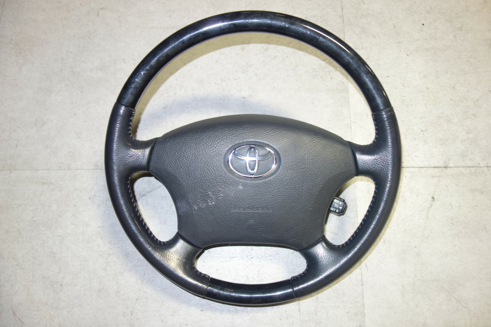 JDM Toyota Steering Wheel Estima ACR30 Used OEM Imported from Japan