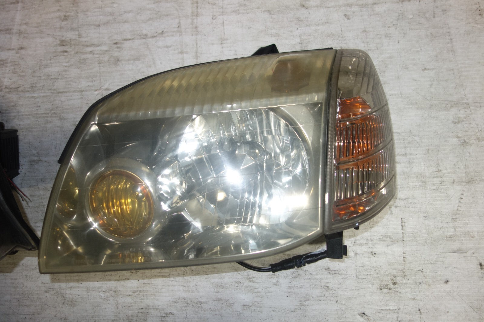 JDM Nissan X-Trail GT OEM Headlights Left Right PNT30 Left & Right 2000-2006