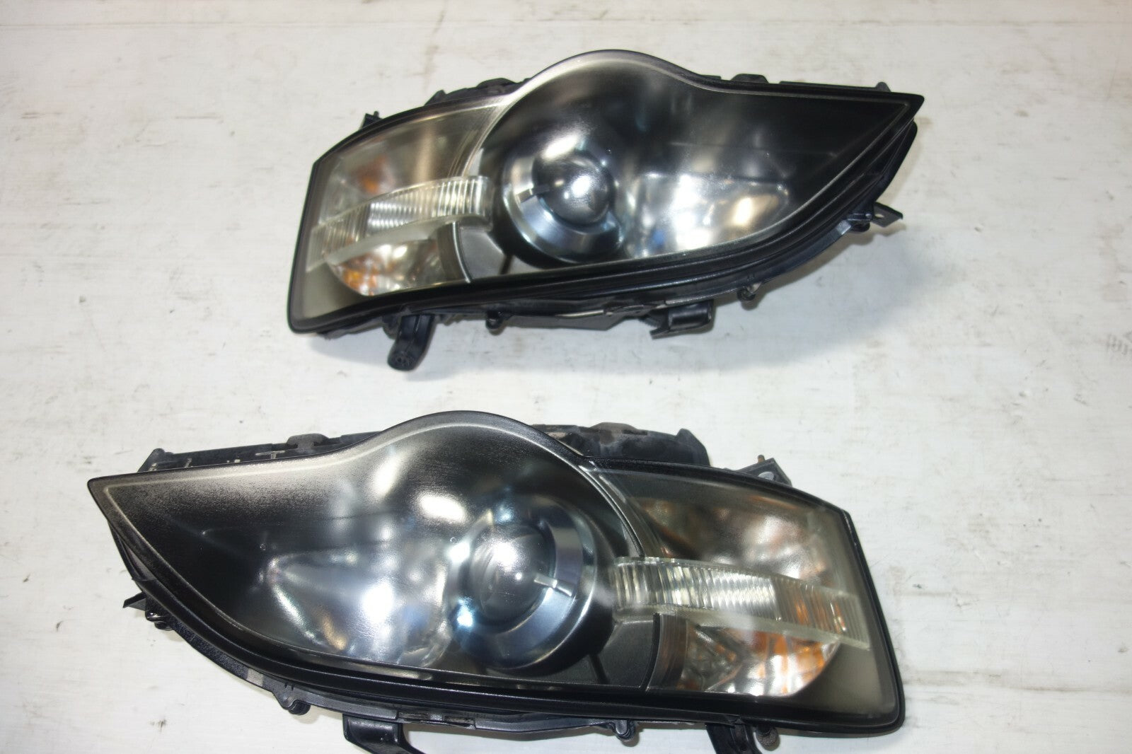 JDM 2005-2007 GENUINE SUBARU LEGACY OEM USED HID HEAD LIGHTS LAMPS SPEC B BPE