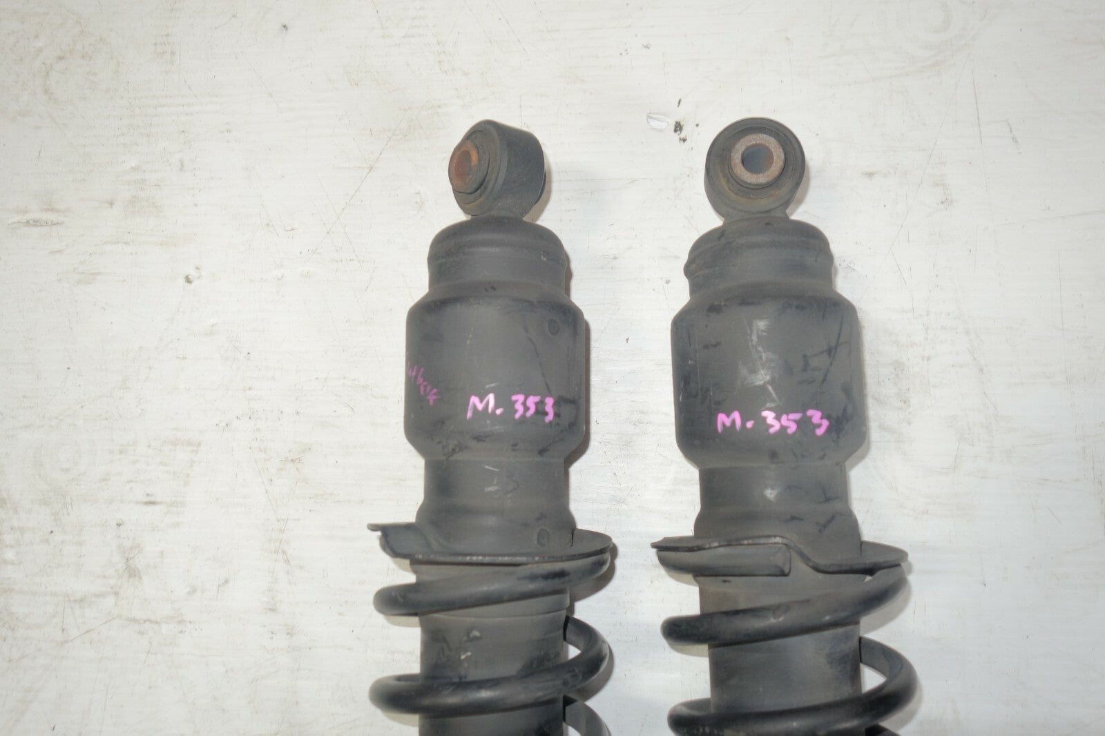 JDM 05-09 SUBARU LEGACY OUTBACK OEM KYB REAR SHOCKS STRUTS ASSEMBLY WAGON ONLY