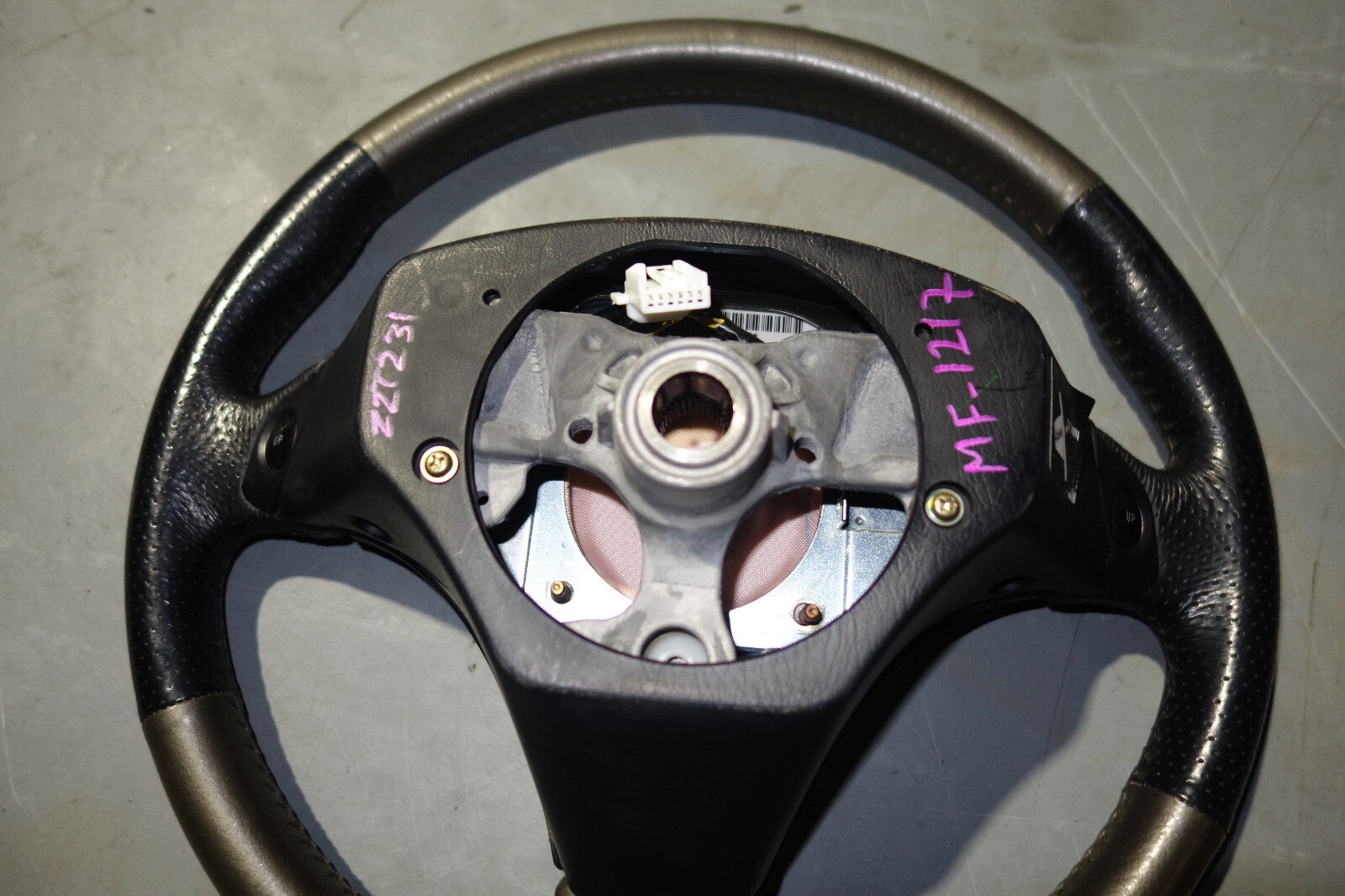 JDM Toyota Celica Steering Wheel & hub ZZT231 ZZT230 2001-2005