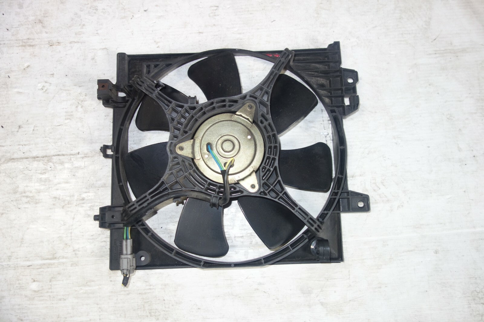 JDM SUBARU IMPREZA WRX ENGINE RADIATOR COOLING FAN ASSEMBLY SHROUD 2002-2007