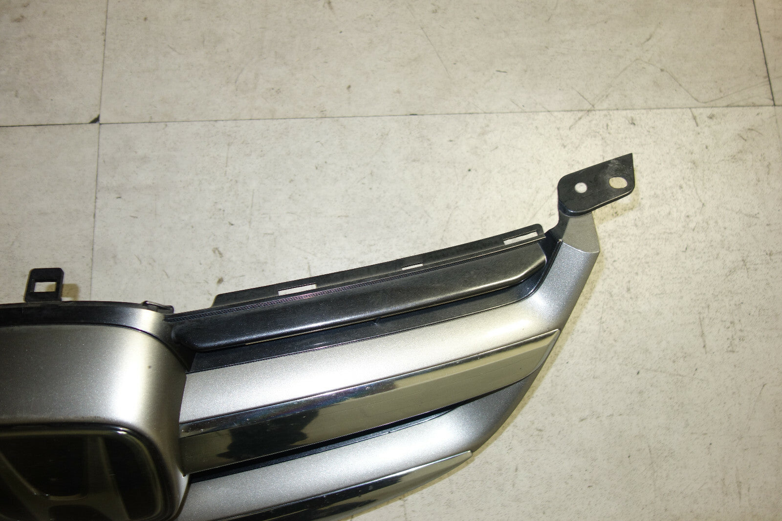 JDM Acura RL Honda Legend KB1 Front Grille Grill 2005-2008 OEM #11220