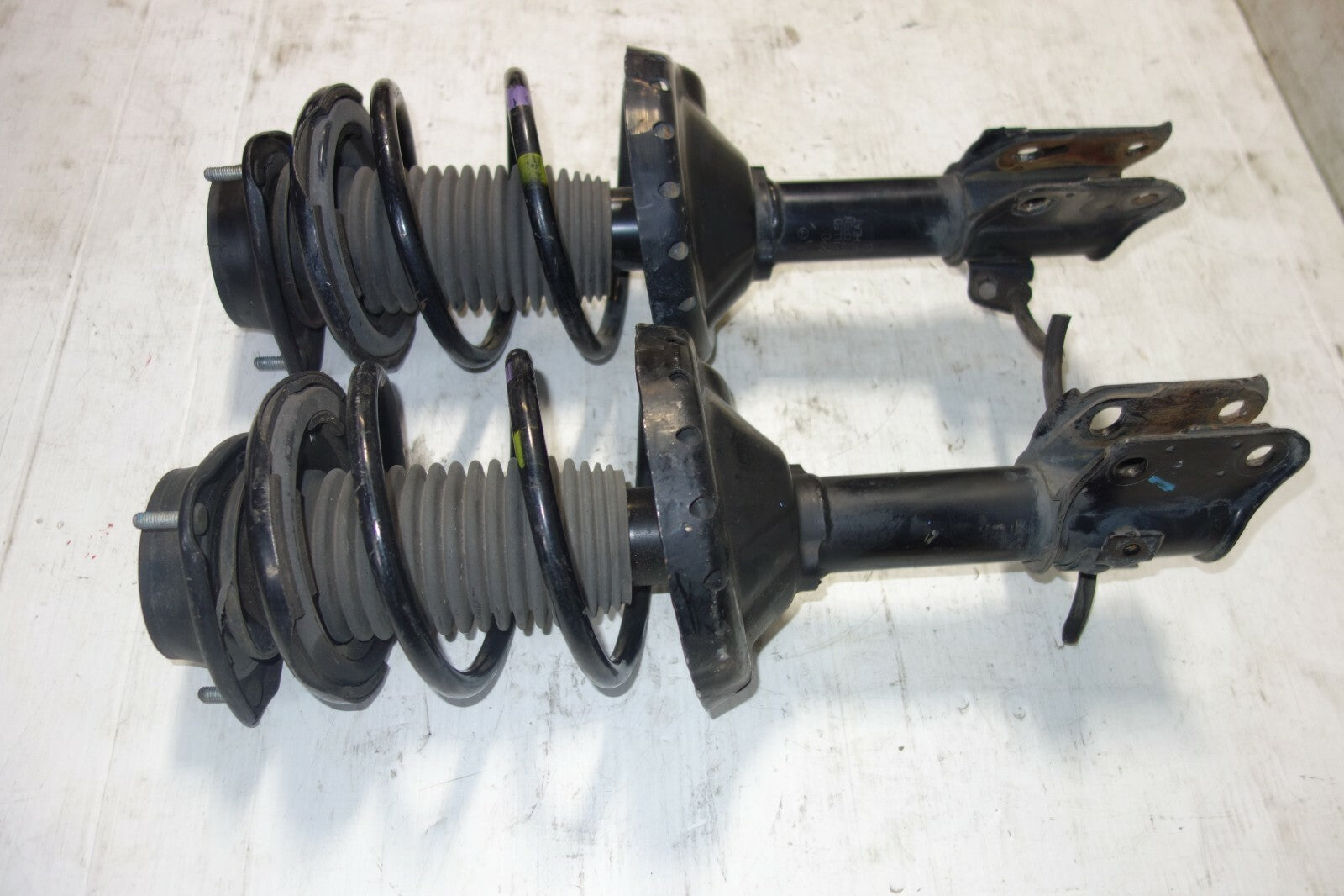 JDM Subaru Impreza WRX OEM Front Shocks Pair Genuine V9 Hawkeye 2006 2007