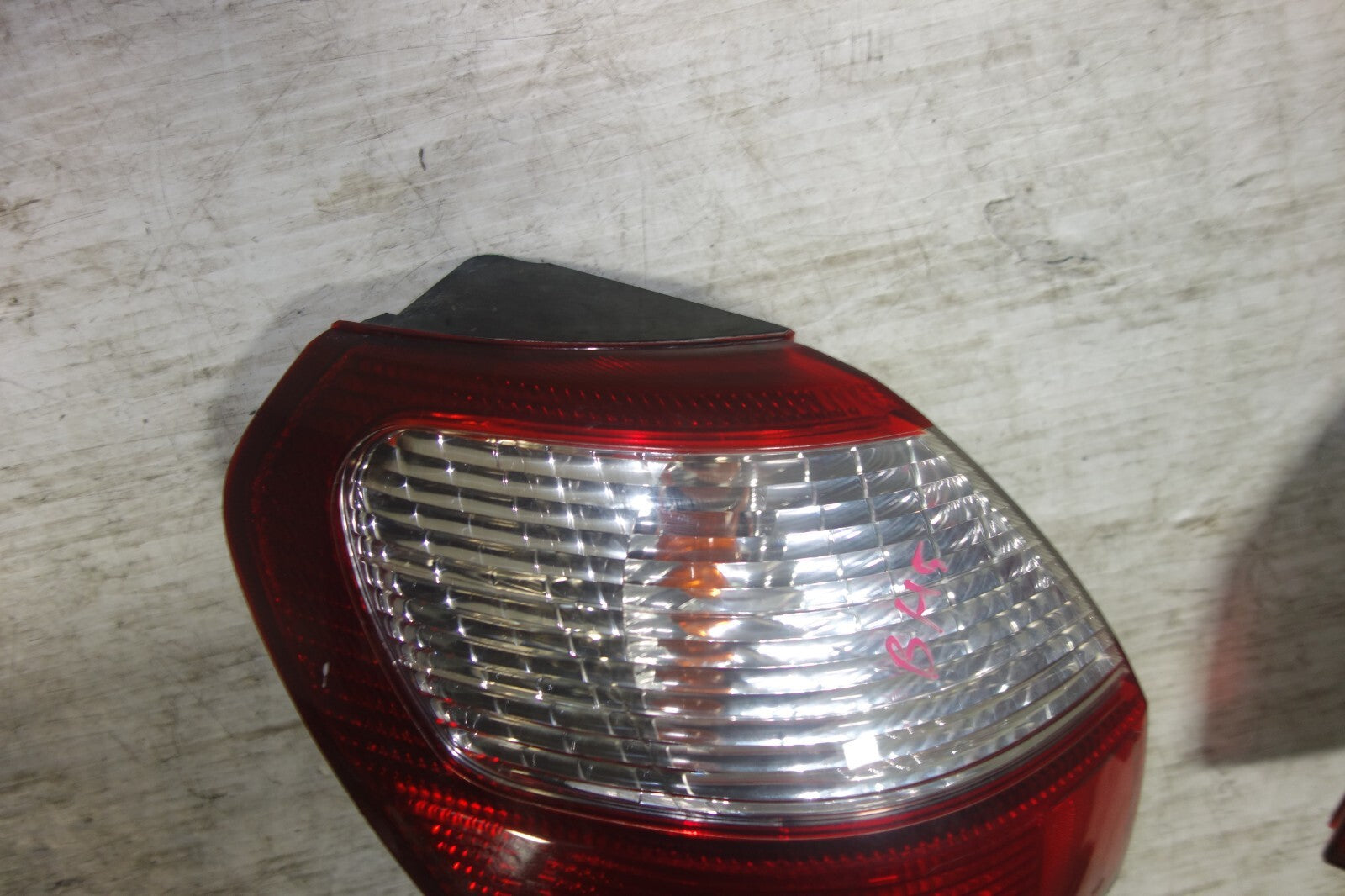 JDM Subaru Legacy Wagon Taillights BH5 Left & Right 2000 2001 2002 2003 2004