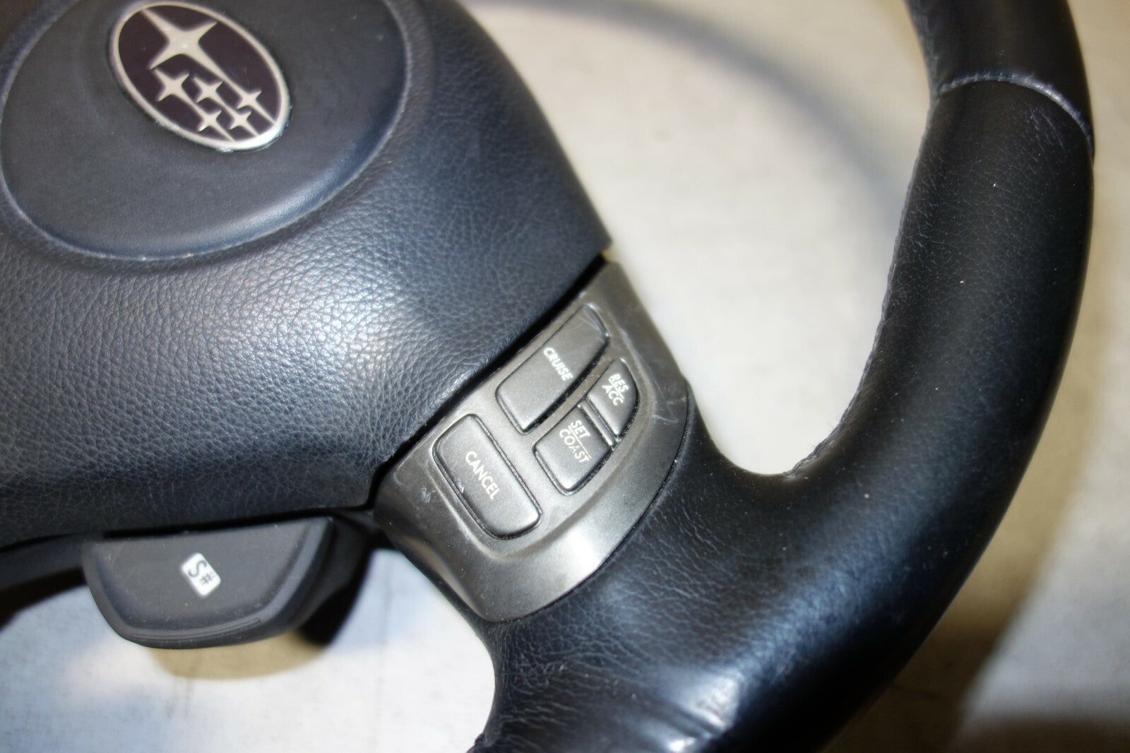 JDM Subaru Impreza WRX Legacy Forester OEM MOMO Steering Wheel & Hub