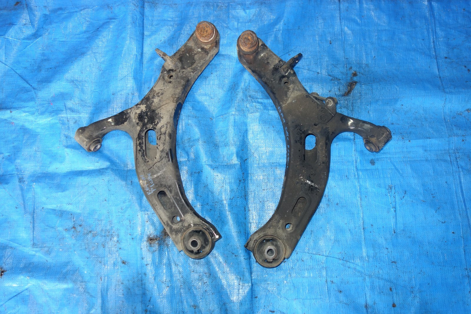 JDM Subaru Legacy BM9 BR9 OEM FRONT LOWER CONTROL ARMS SUSPENSION 2010-2014