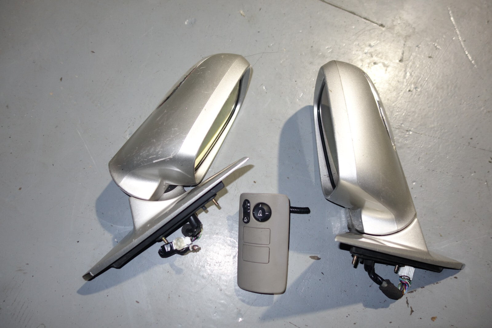 JDM 2005-2008 ACURA RL KB1 OEM POWER FOLDING MIRRORS SWITCH HONDA LEGEND M-1417