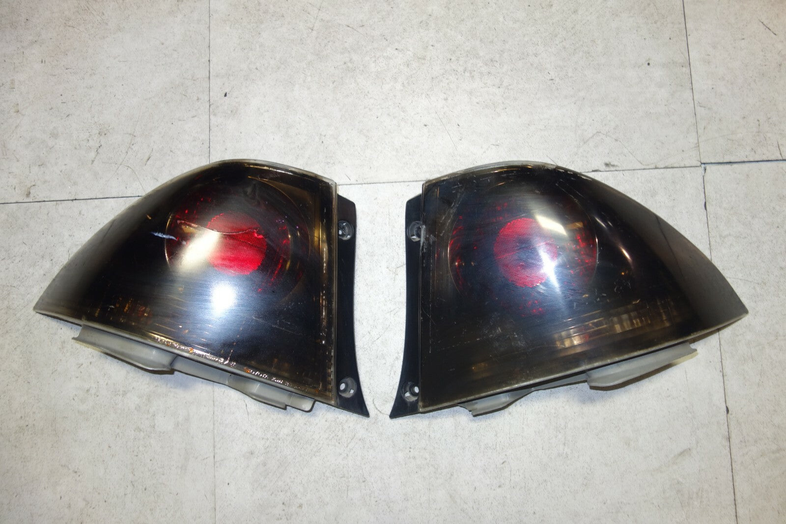 JDM 2001-2005 LEXUS IS300 TAIL LIGHTS TOYOTA ALTEZZA SXE10 TAIL LAMP