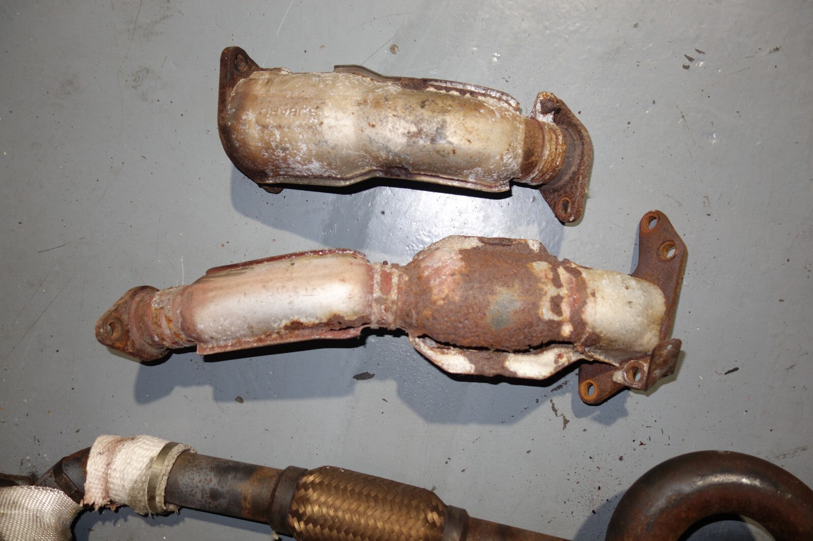 JDM 2000-2004 SUBARU LEGACY B4 EJ20 SUBARU EXHAUST EXHAUST MANIFOLD TWIN TURBO
