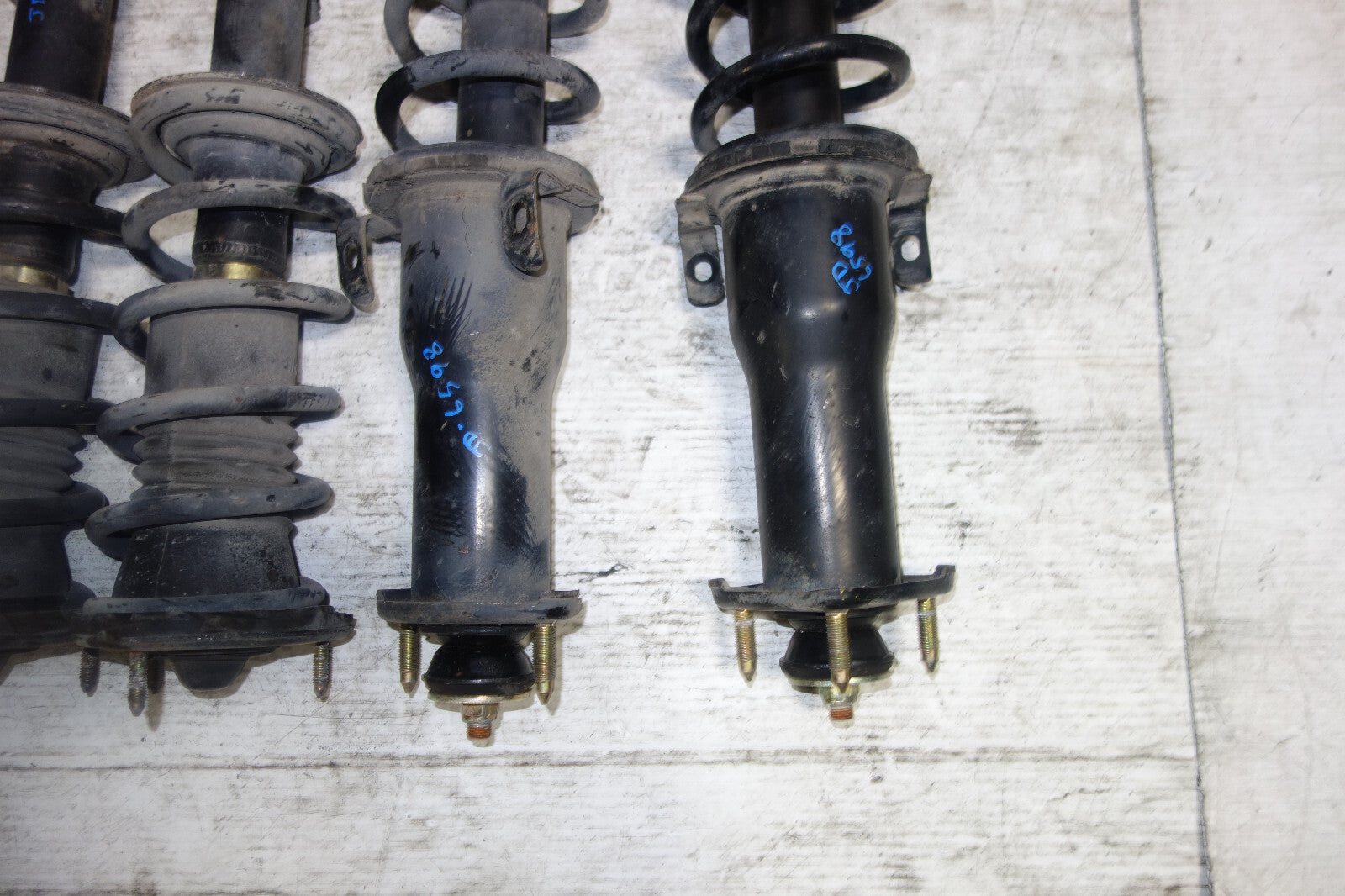 JDM Lexus IS300 Altezza SXE10 OEM Shocks Struts Springs Suspension 2001-2005
