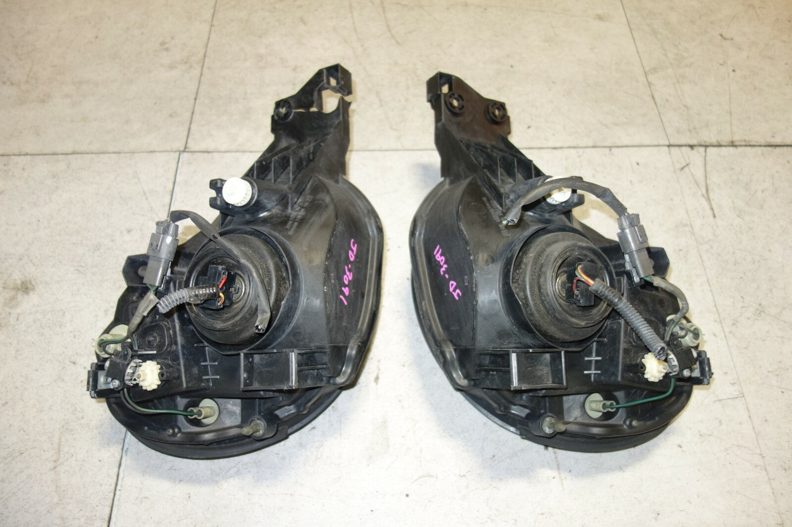 JDM SUBARU IMPREZA WRX HEADLIGHTS 2002 2003 BUG EYE V7 OEM Japan