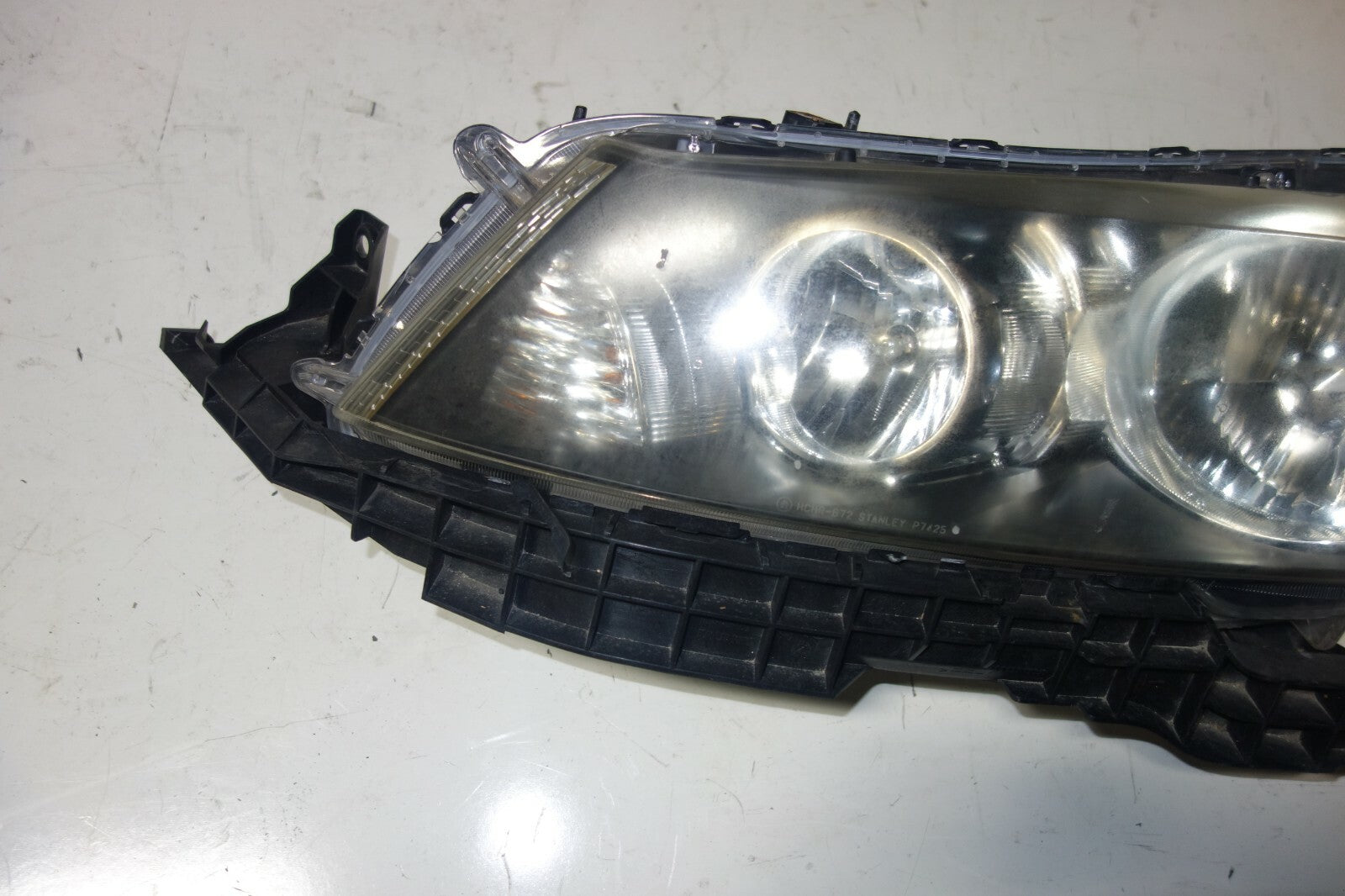 JDM Honda Accord CP3 Head Lights Lamps Pair OEM HID Black Housing 2008-2012