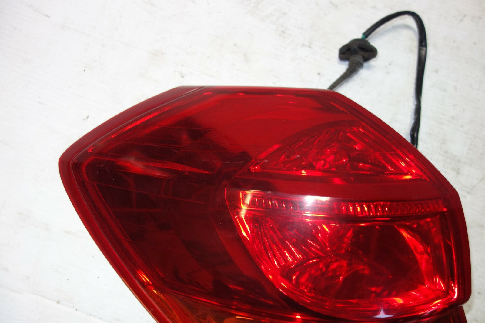 JDM SUBARU LEGACY OUTBACK USED RED AMBER TAIL LIGHTS TAIL LAMPS 2005-2009