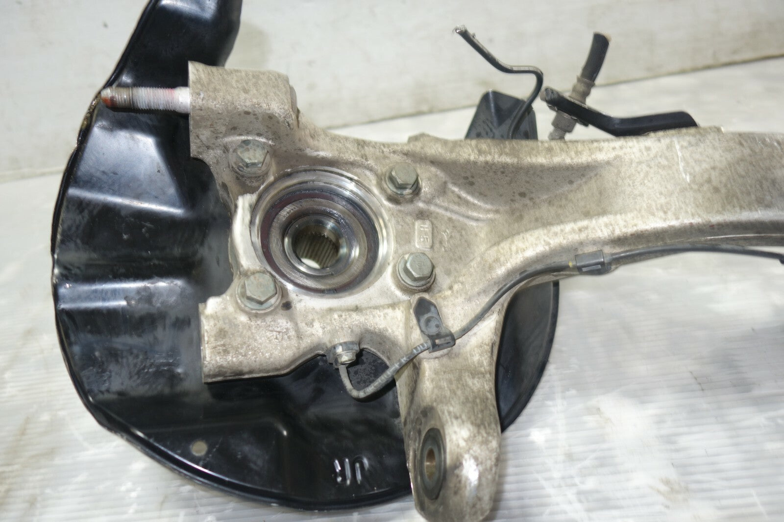 JDM 2005-2012 ACURA RL KB1 OEM FRONT RIGHT WHEEL HUB BEARING SPINDLE KNUCKLE RH