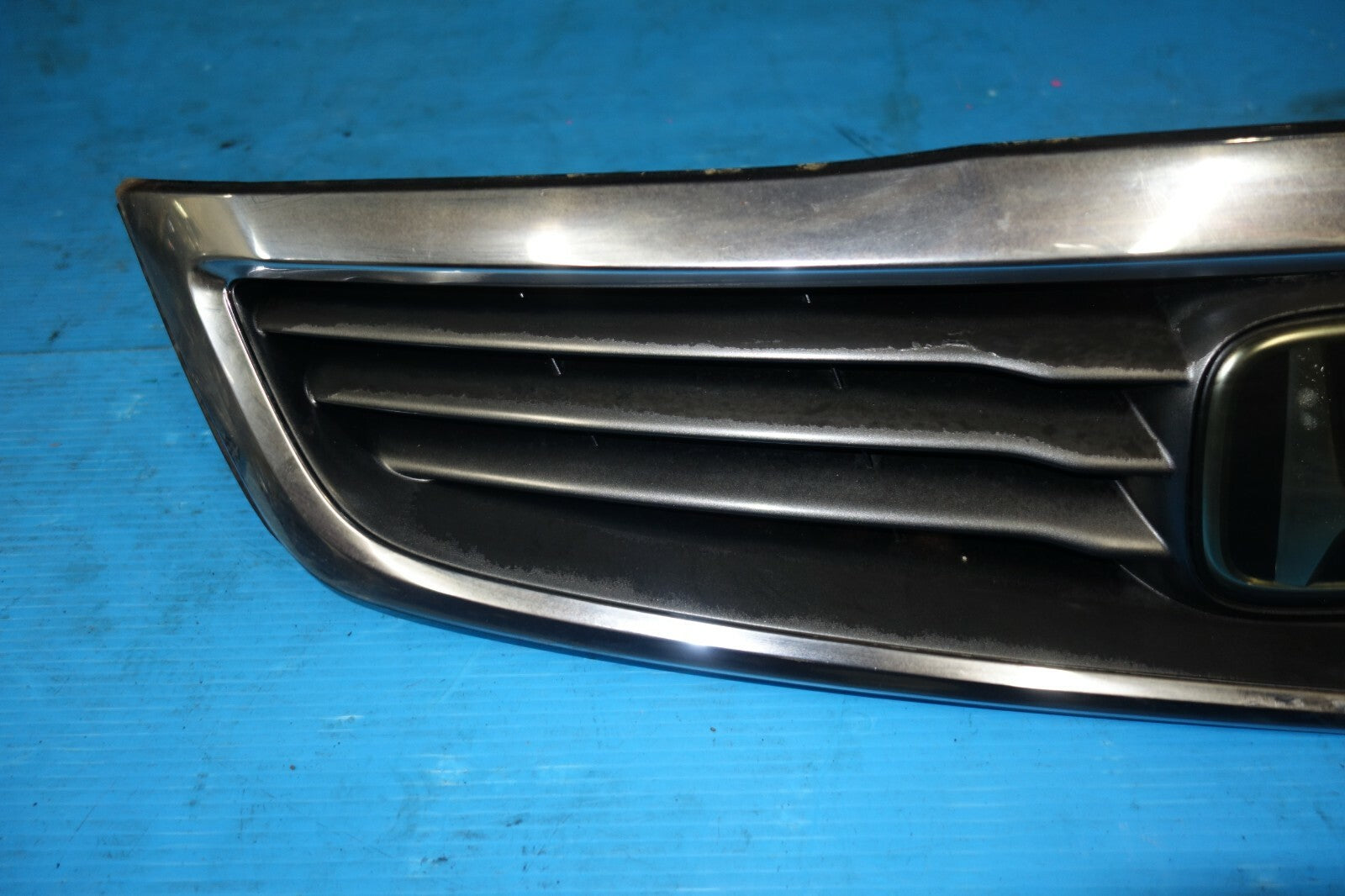 JDM Honda Accord / Inspire UC1 OEM Front Grille 2003-2007 Sedan #6014