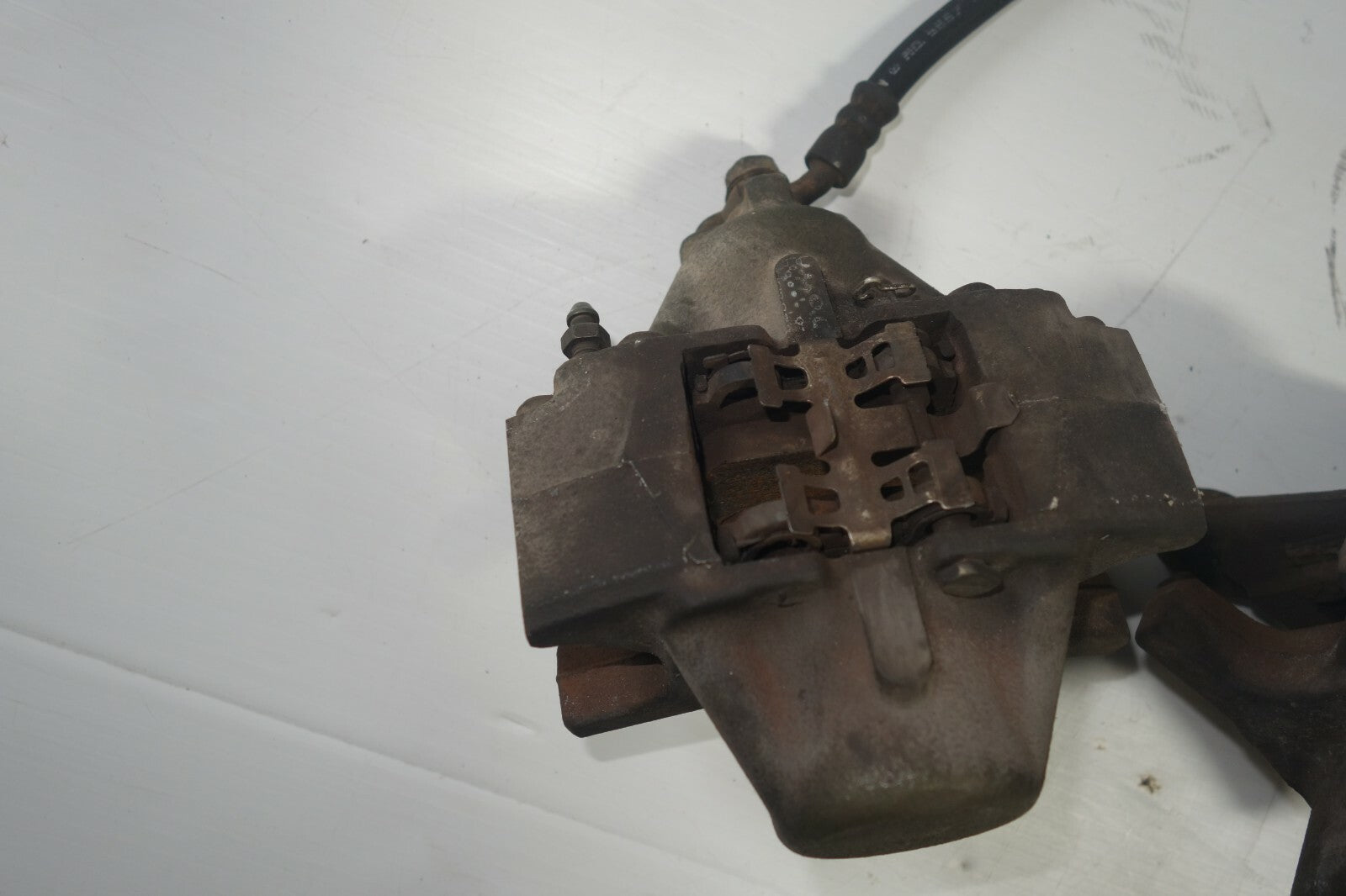 JDM 2001-2005 IS300 SXE10 LEXUS GENUINE REAR BRAKE CALIPERS OEM LEFT & RIGHT