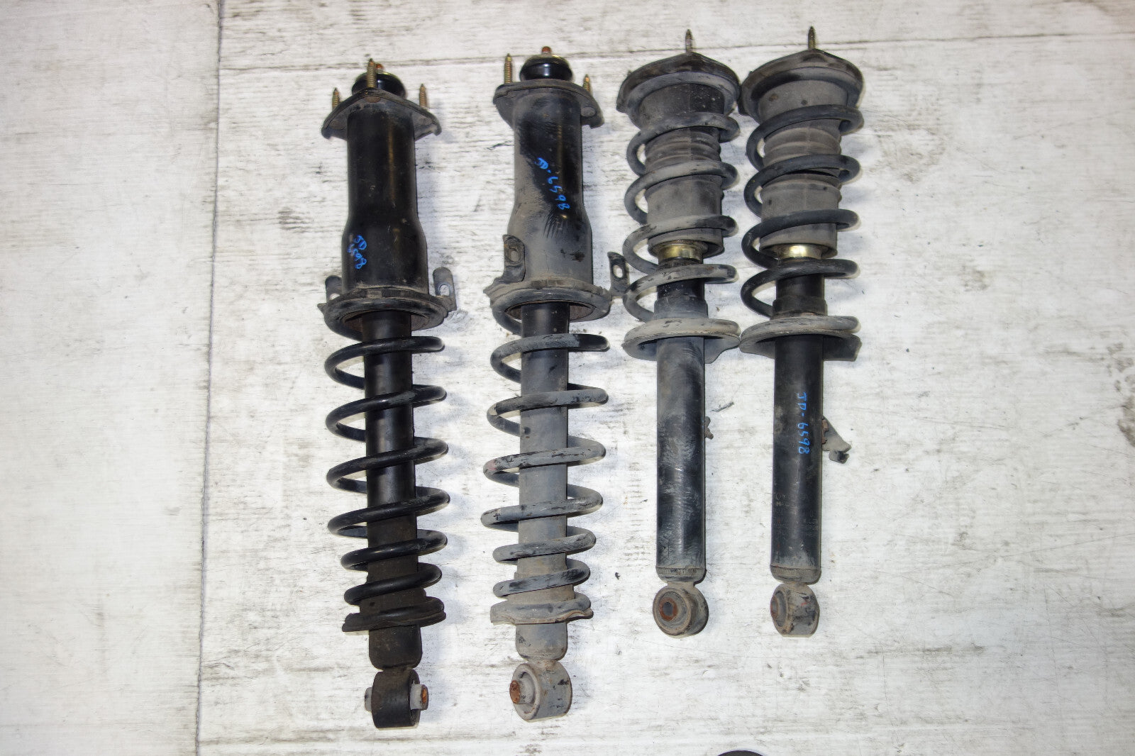 JDM Lexus IS300 Altezza SXE10 OEM Shocks Struts Springs Suspension 2001-2005