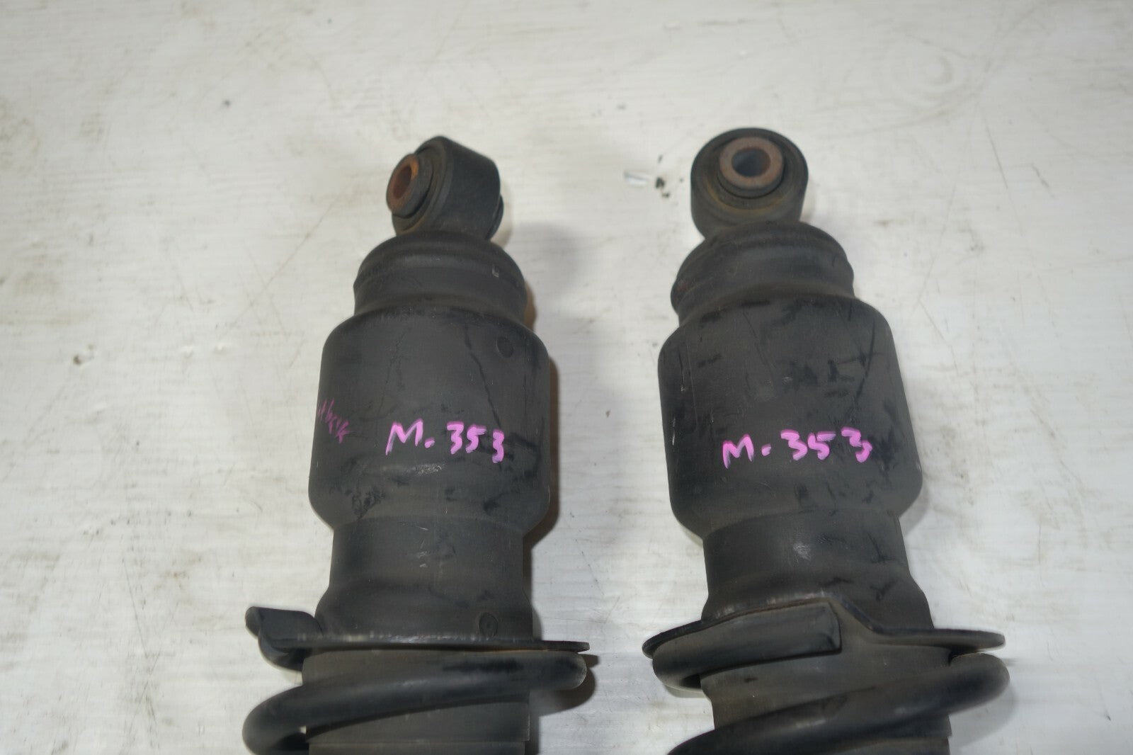 JDM 05-09 SUBARU LEGACY OUTBACK OEM KYB REAR SHOCKS STRUTS ASSEMBLY WAGON ONLY