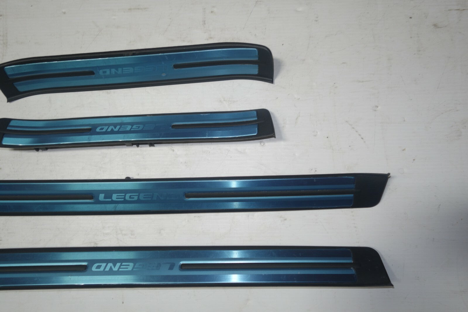 JDM 2005-2008 GENUINE ACURA RL OEM DOOR SILLS TRIM SCUFF PLATES SIDE STEPS