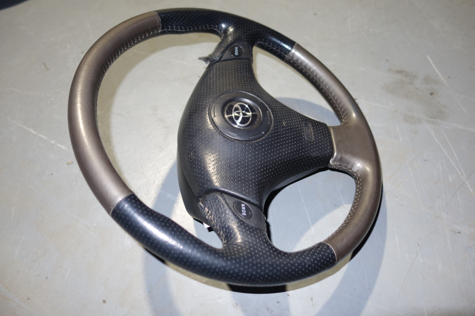 JDM Toyota Celica Steering Wheel & hub ZZT231 ZZT230 2001-2005