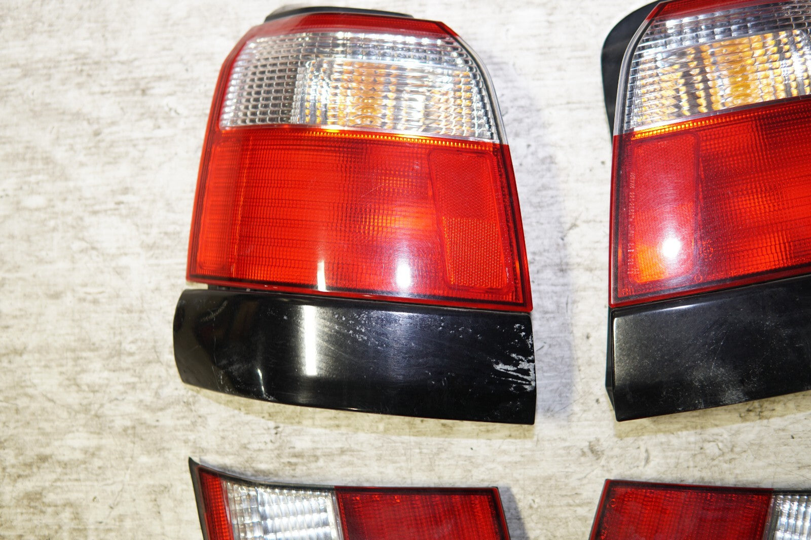 JDM 1998-2002 SUBARU FORESTER STi SF5 TAIL LIGHTS TAIL LAMPS TRUNK LIGHTS