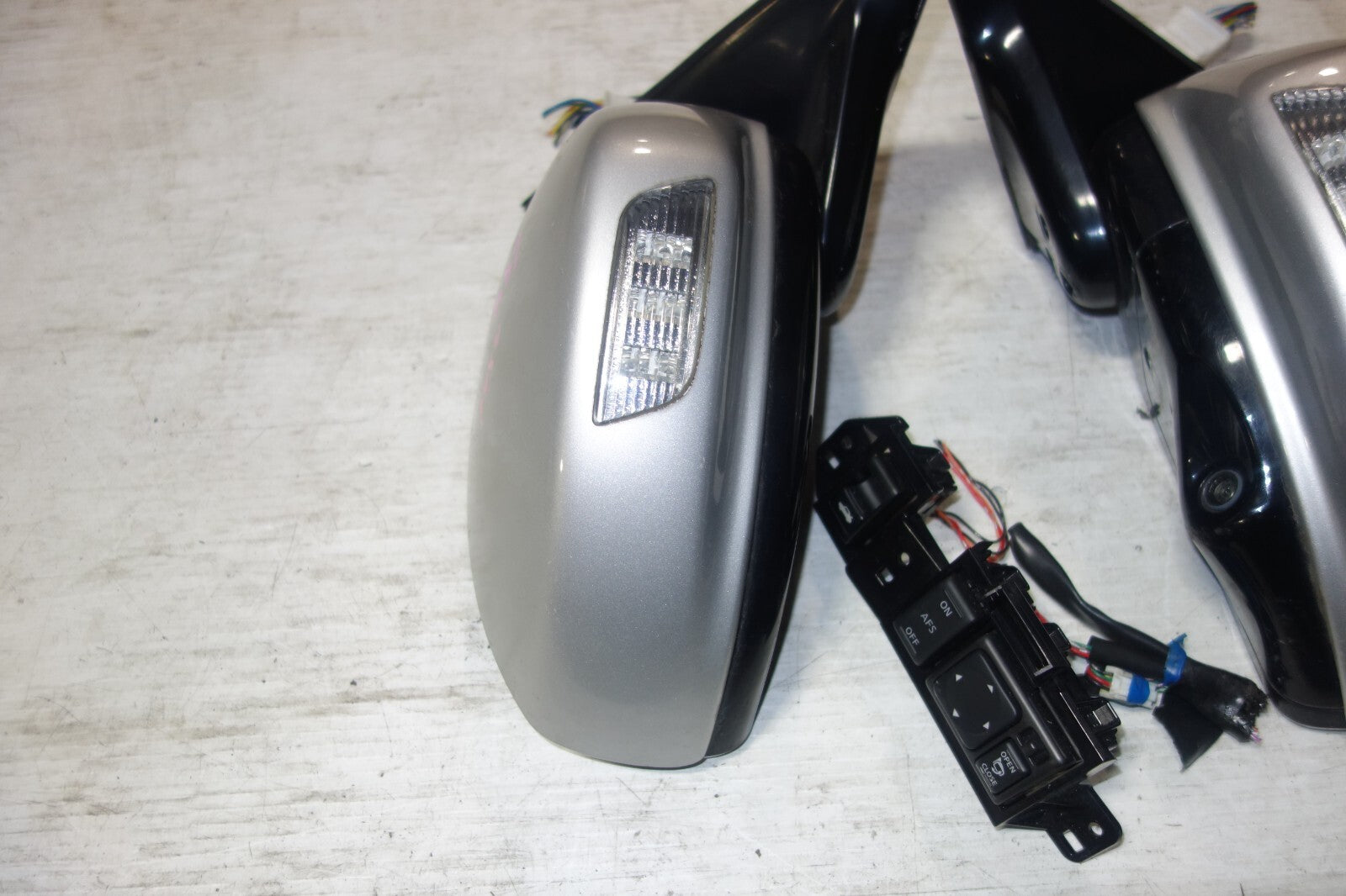 JDM Nissan Fuga Y50 Infiniti M35 M45 Power Folding Mirrors 2004-2009 Switch