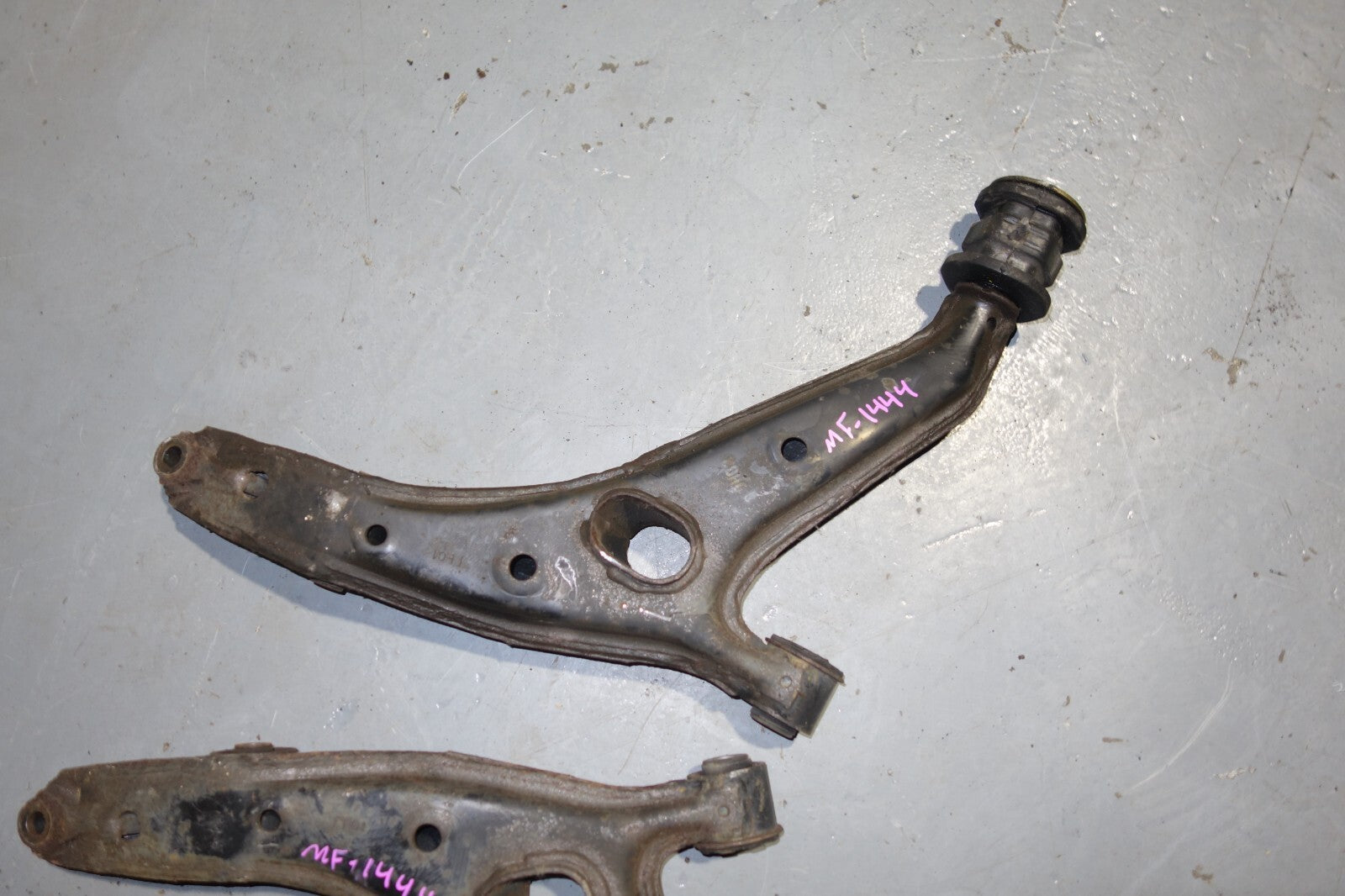 JDM 1996-2000 HONDA DOMANI OEM GENUINE FRONT LOWER CONTROL ARM MB3 MB4 PAIR