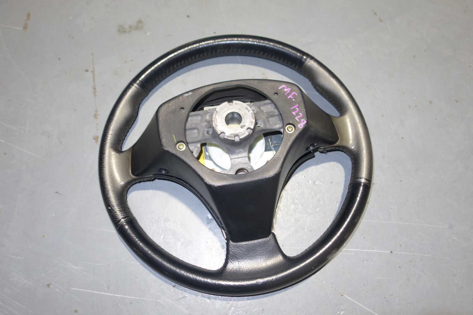 JDM Toyota Altezza Lexus IS300 Steering Wheel SXE10 2001 2002 2003 2004 2005