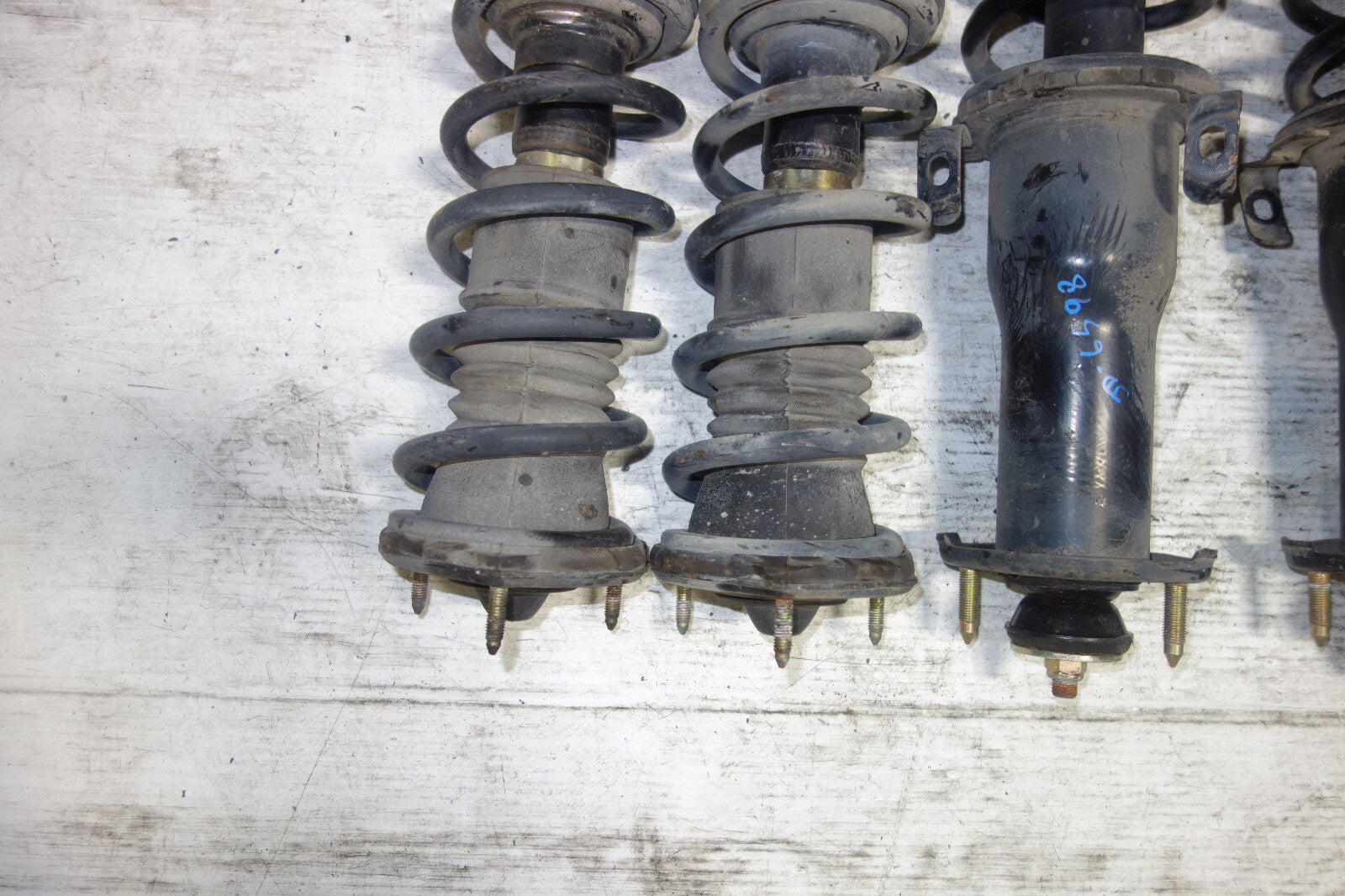 JDM Lexus IS300 Altezza SXE10 OEM Shocks Struts Springs Suspension 2001-2005