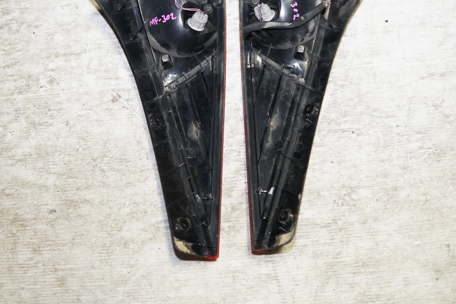 JDM 2003-2005 NISSAN 350Z Z33 OEM GENUINE TAIL LIGHT PAIR TAILLIGHT LEFT & RIGHT