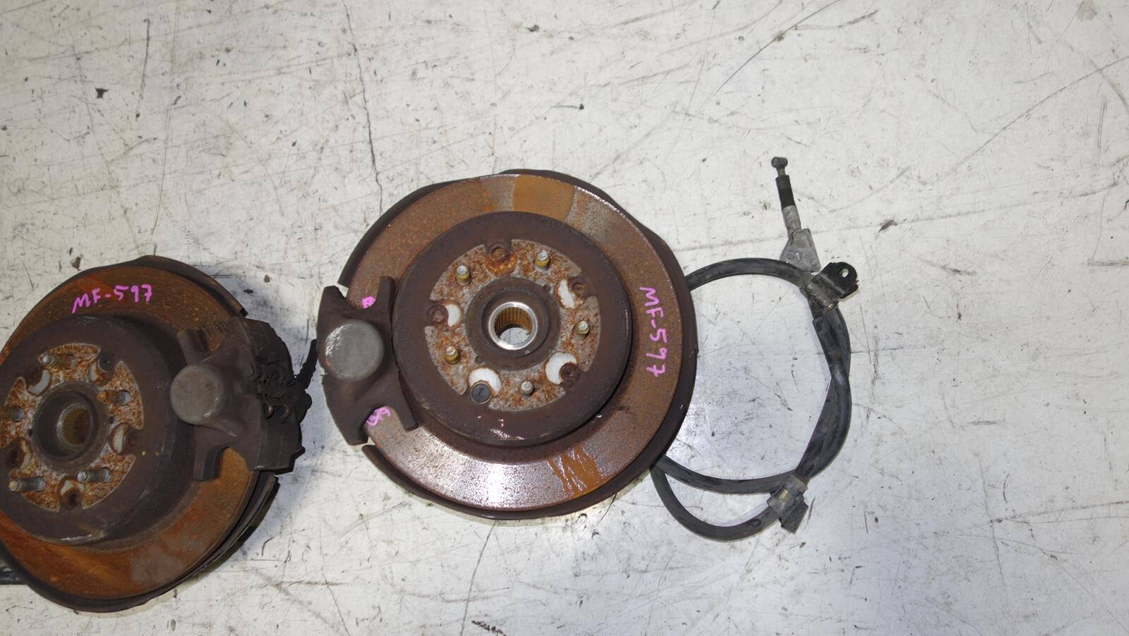 JDM 2000-2005 LEXUS IS300 REAR SPINDLES WHEEL HUBS BEARINGS KNUCKLES SUSPENSION