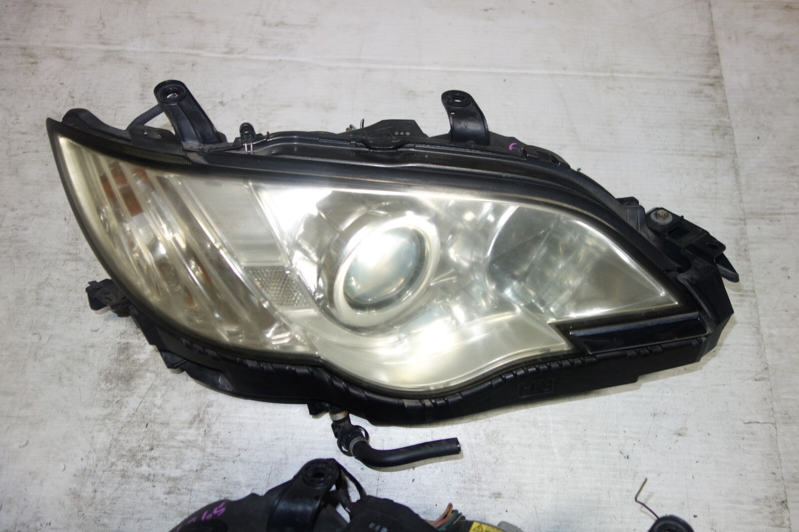 JDM 2008-2009 GENUINE SUBARU LEGACY USED OEM HID HEAD LIGHTS LAMPS BLE BP5 BP9