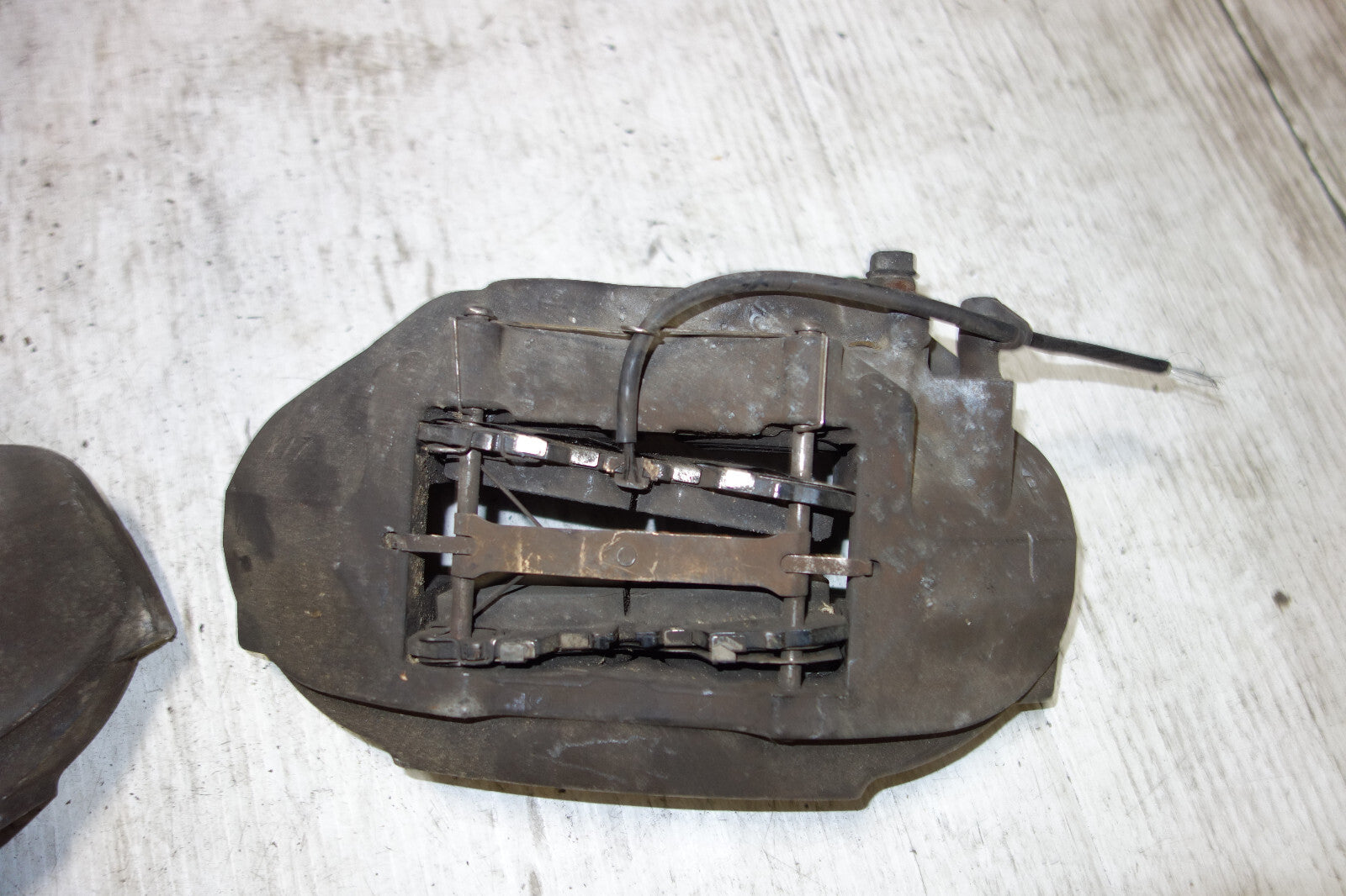 Lexus LS460 Front Brake Calipers OEM 2007-2017 OEM Left / Right JDM RWD