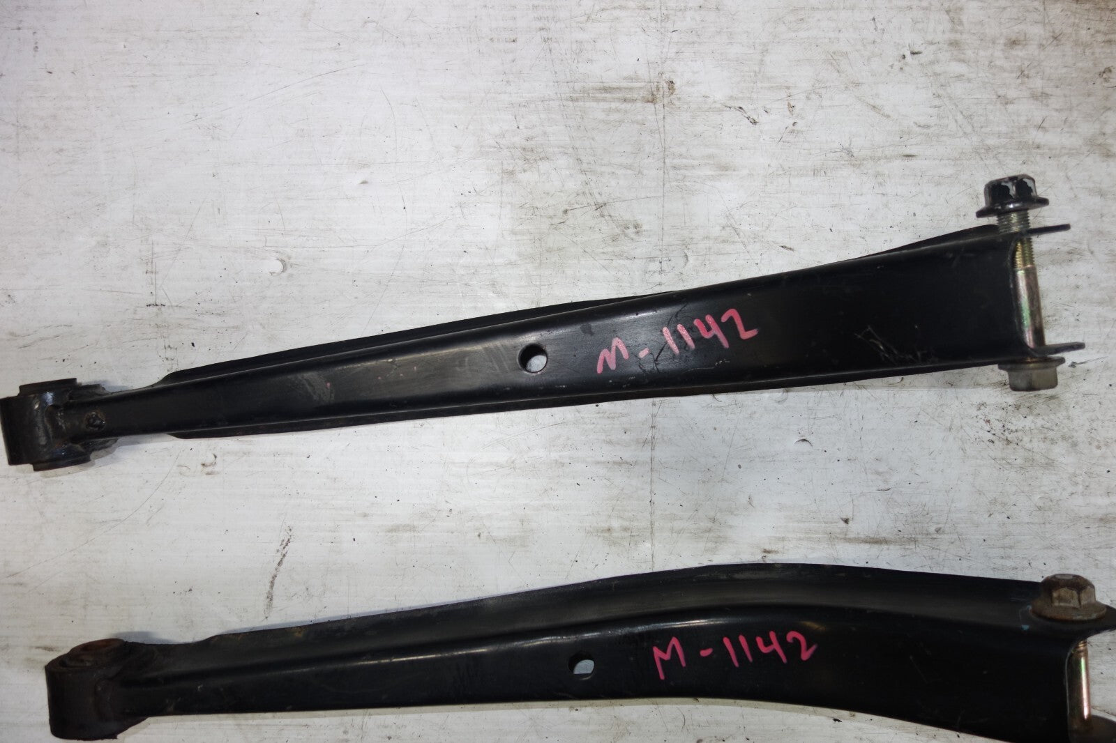 JDM 2005-2009 SUBARU LEGACY OUTBACK OEM REAR LOWER CONTROL ARMS PAIR LEFT RIGHT